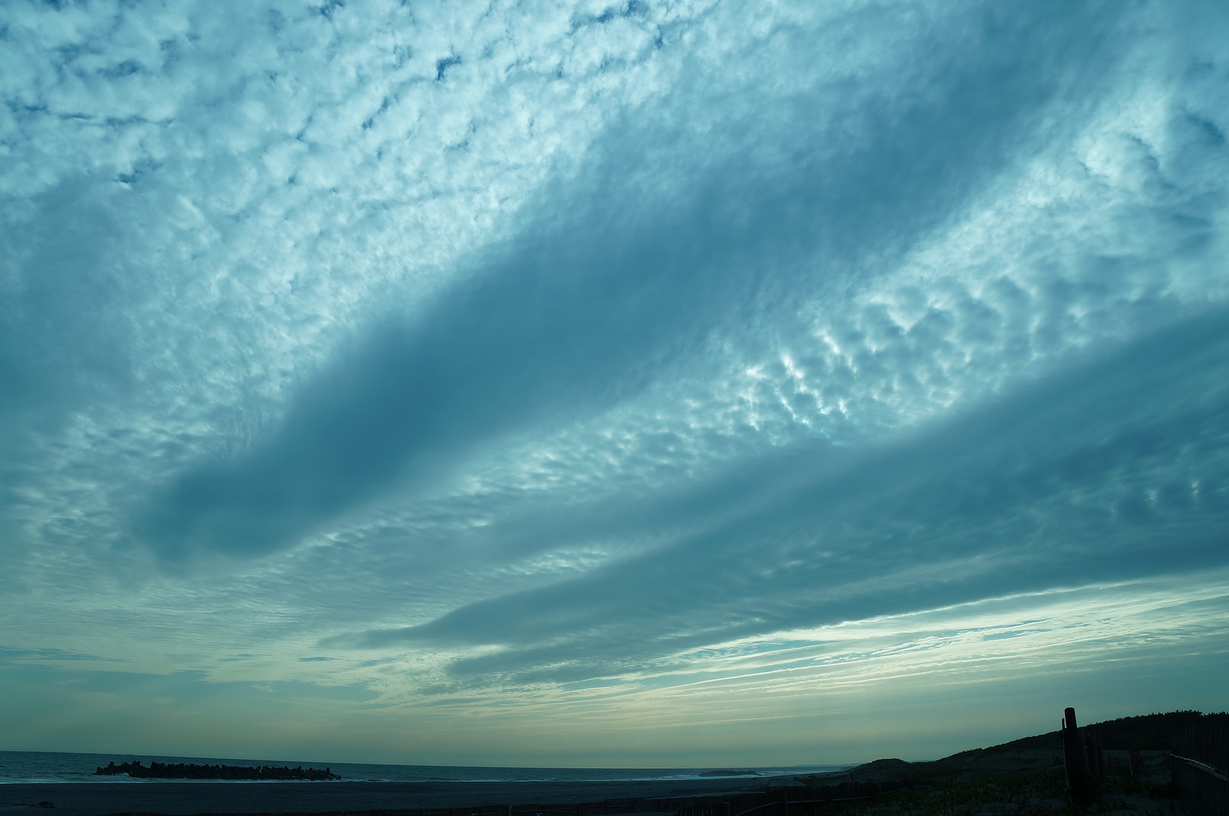 No.23254-1 地震雲