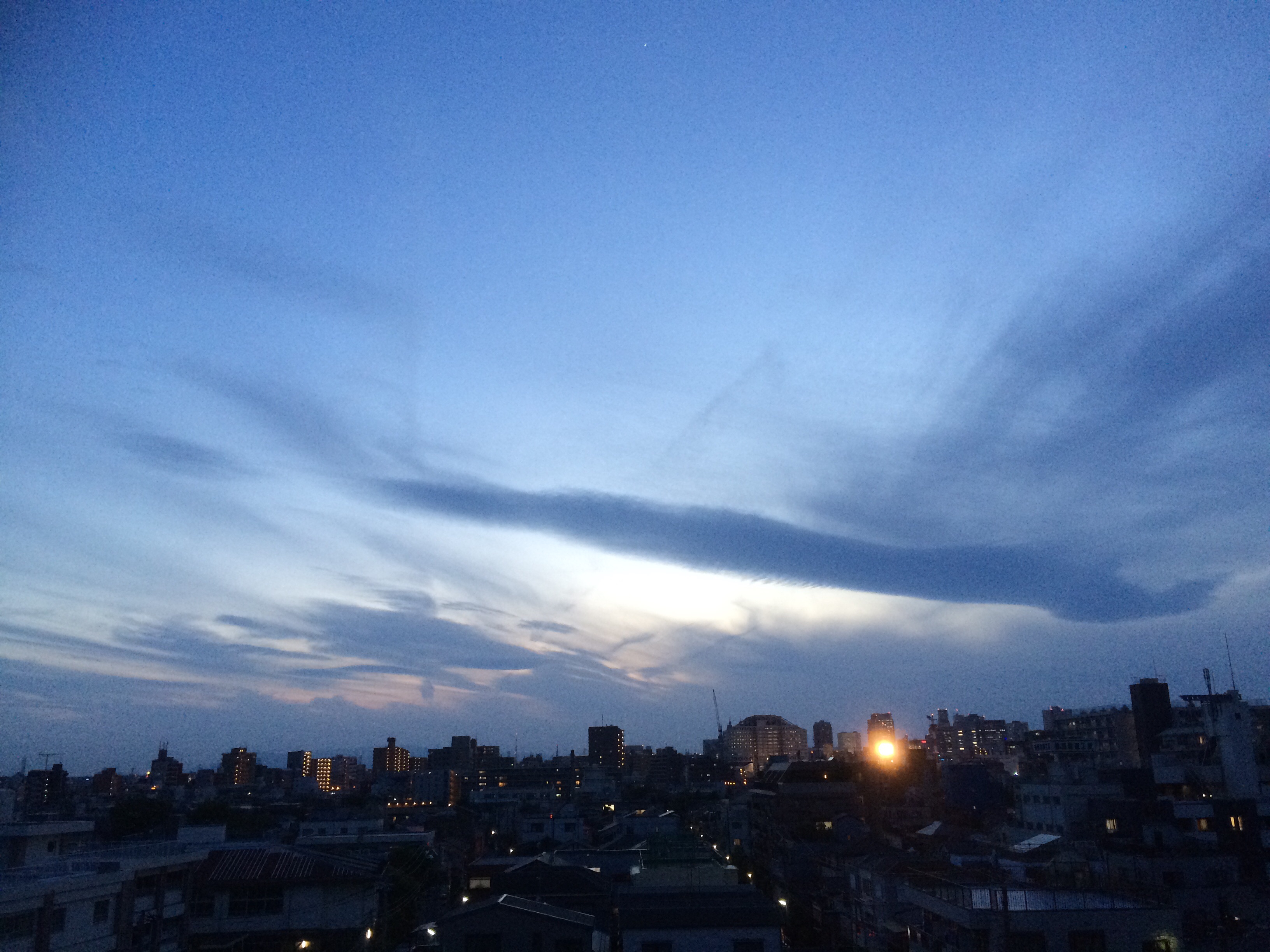 No.23545-1 地震雲