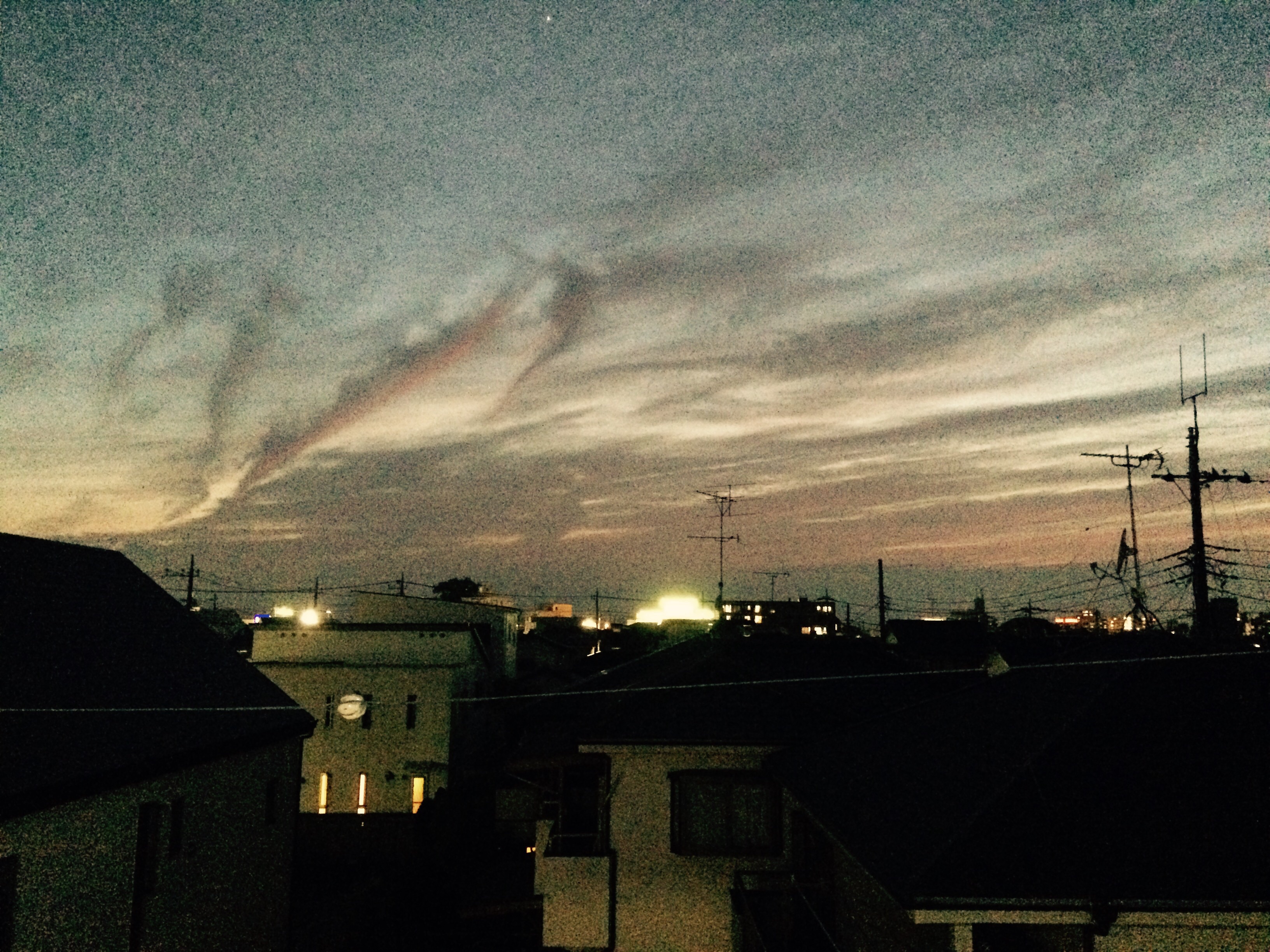 No.23843-1 地震雲