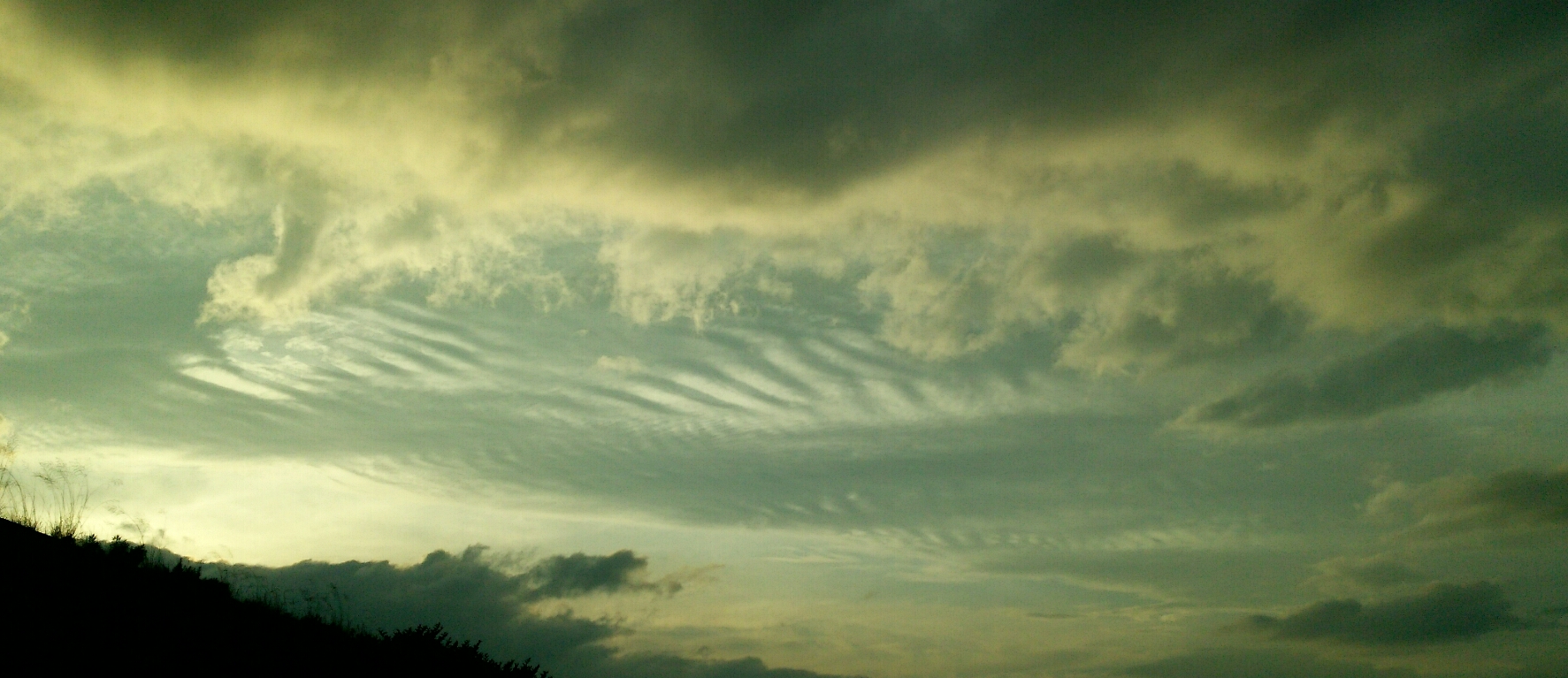 No.24399-1 地震雲