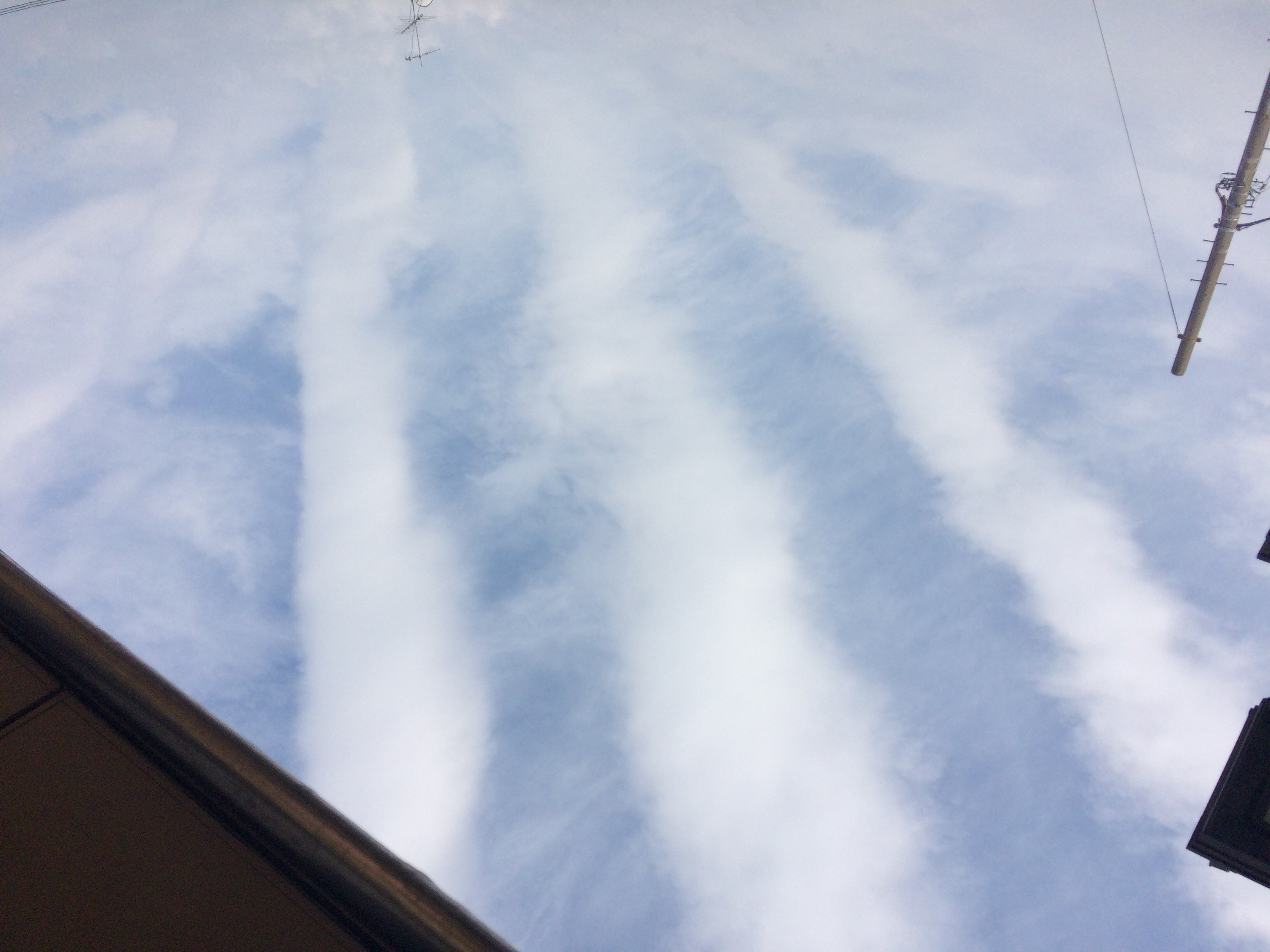 No.24460-1 地震雲