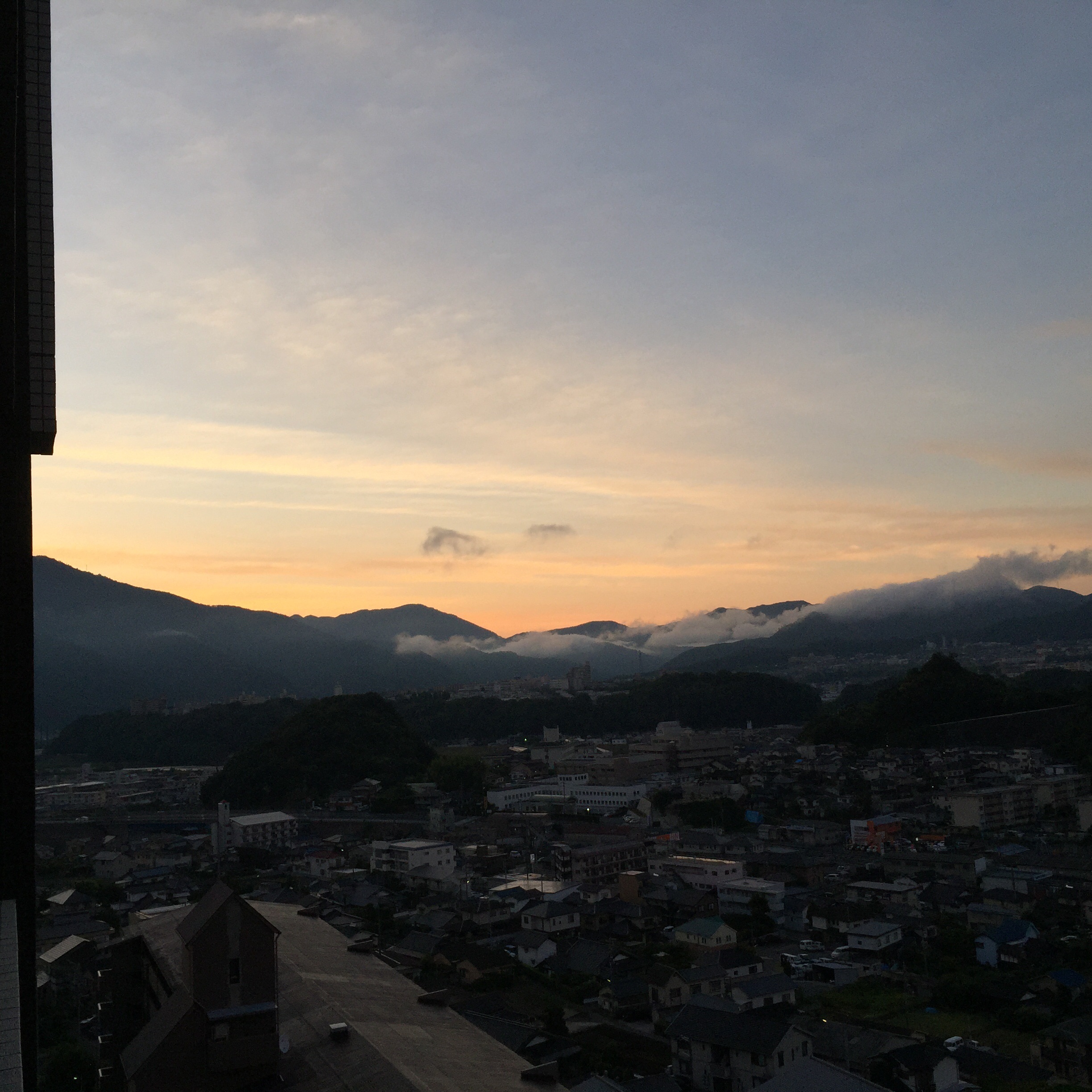 No.24629-1 地震雲