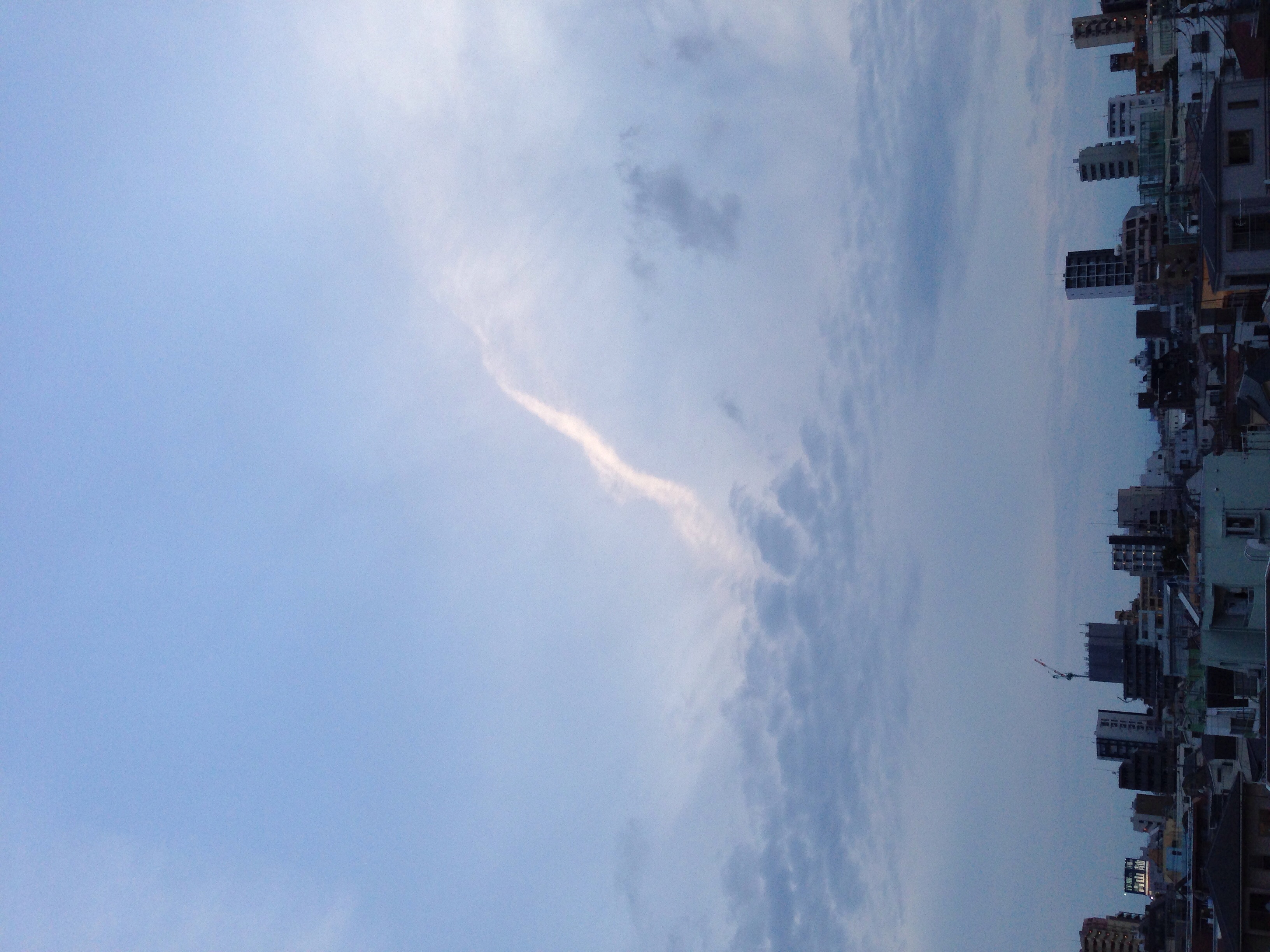 No.24670-1 地震雲