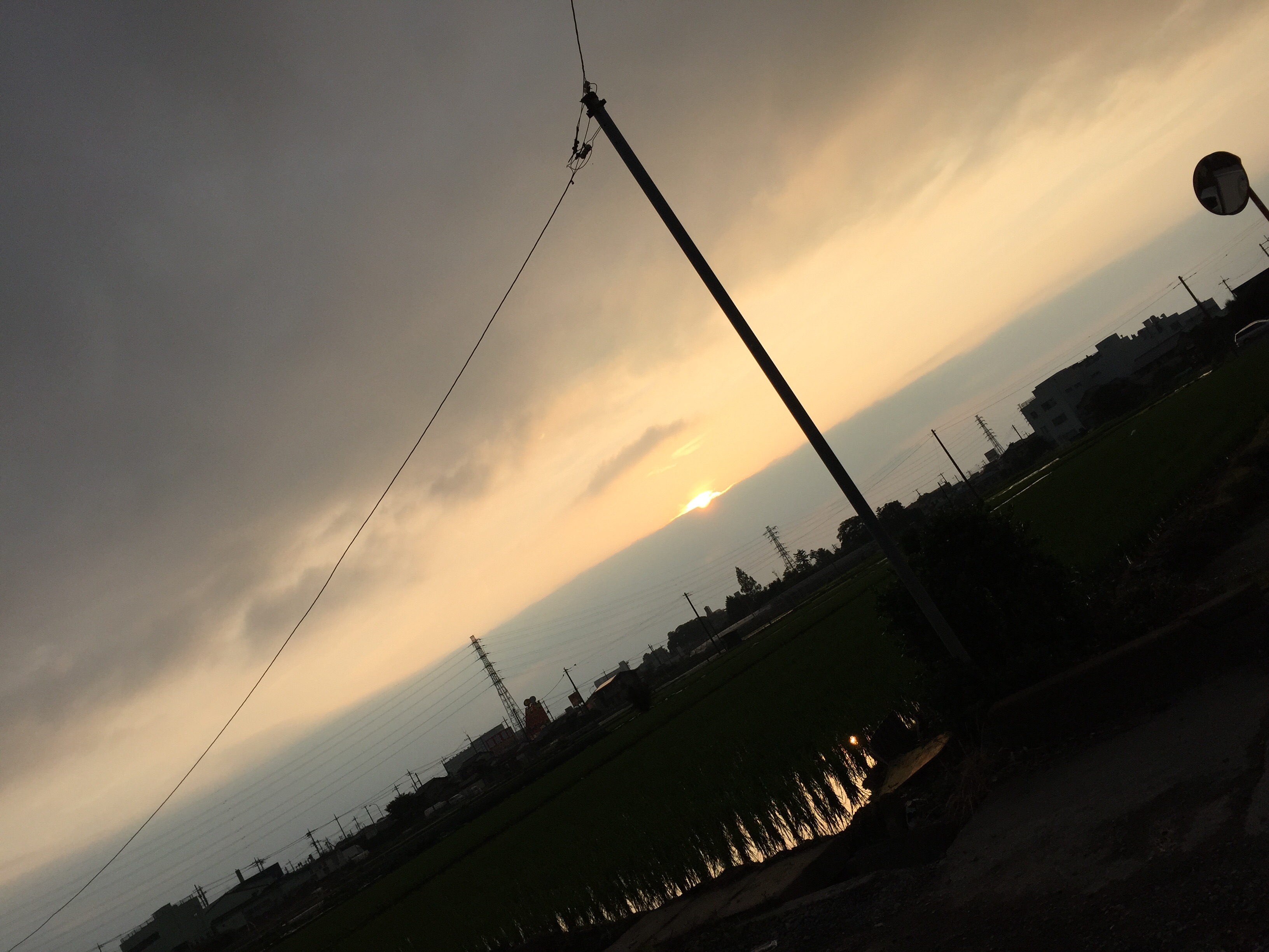 No.24869-1 地震雲