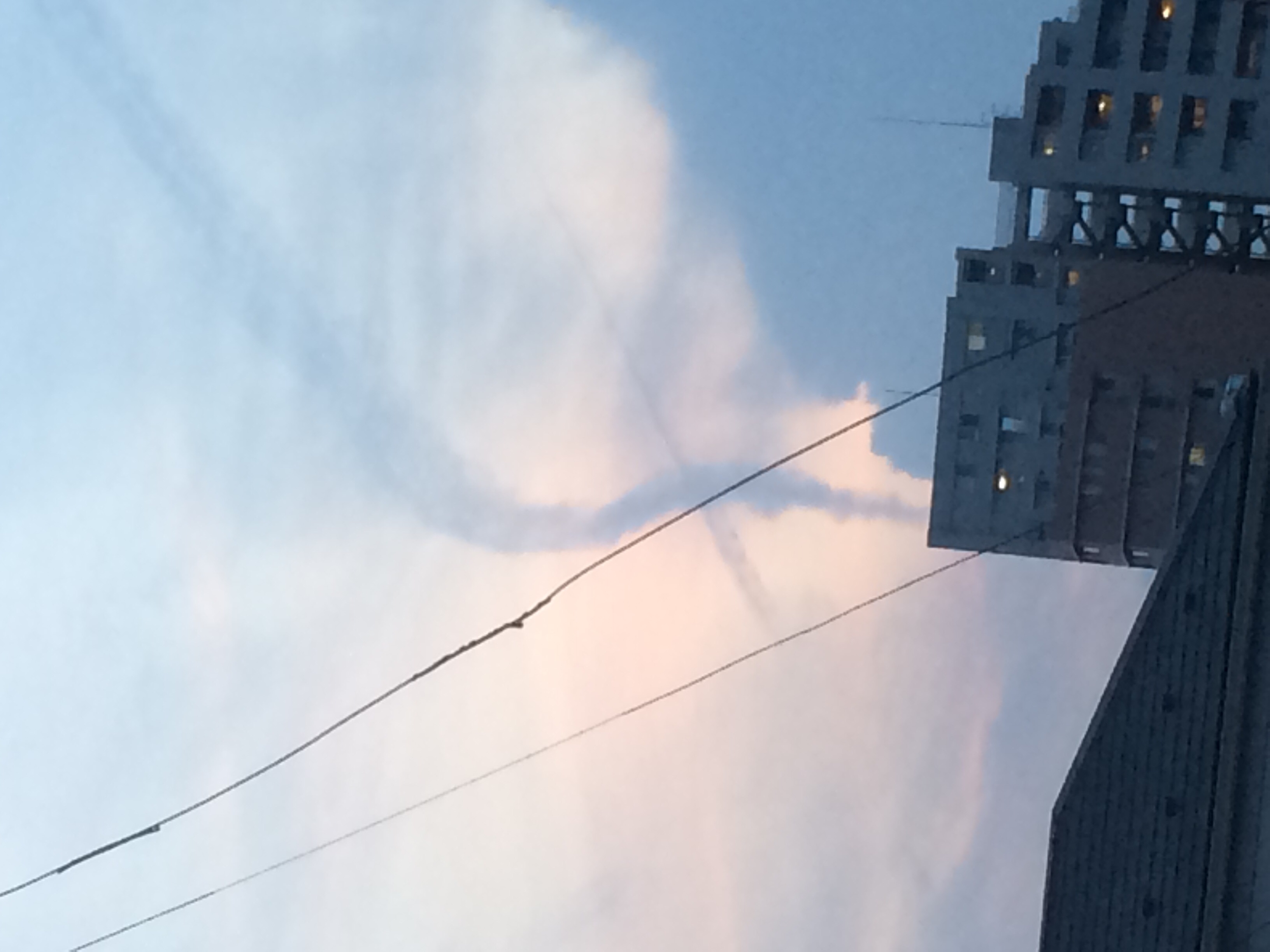 No.24970-1 地震雲