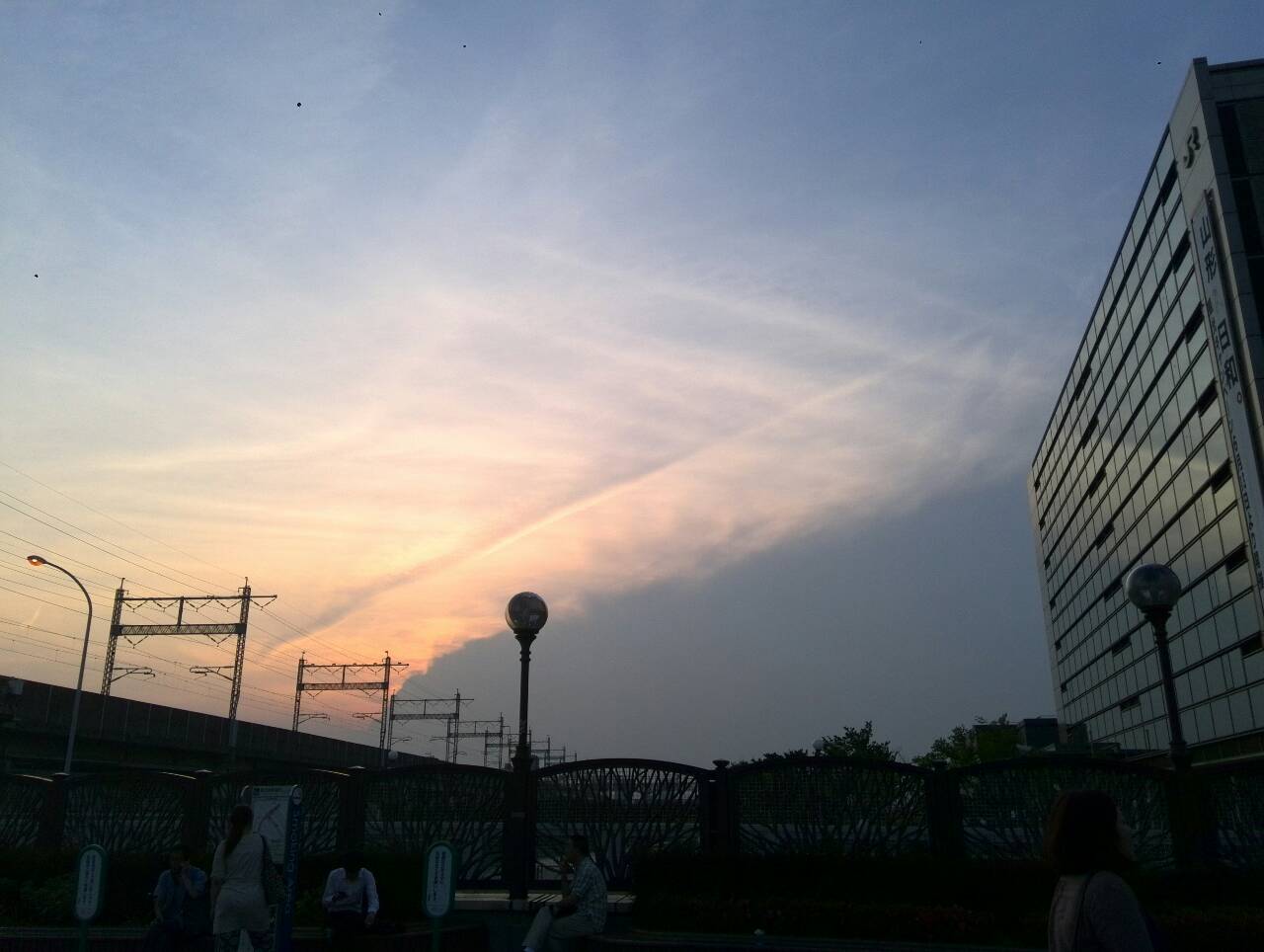 No.25006-1 地震雲