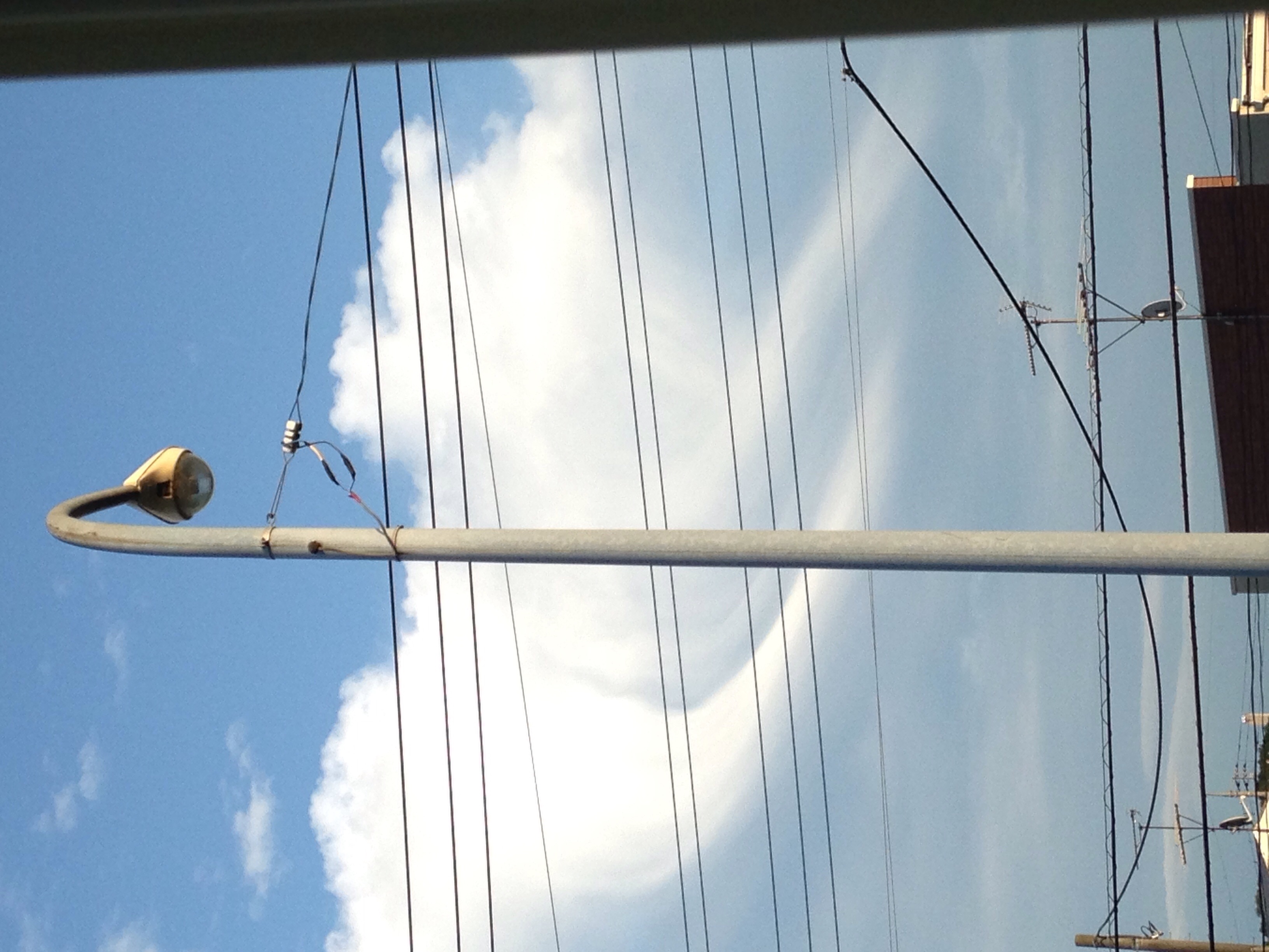 No.25107-1 地震雲