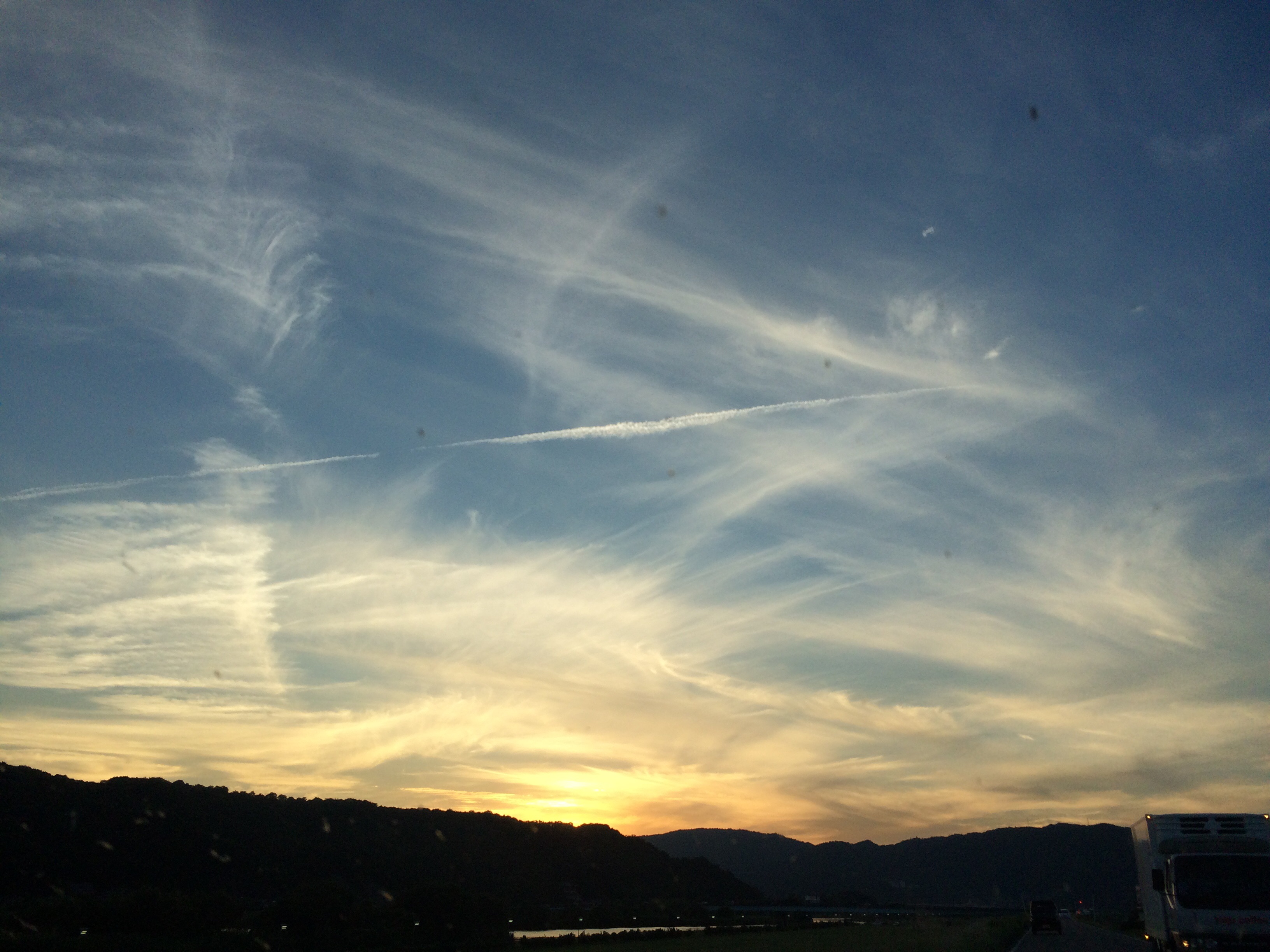 No.25256-1 地震雲