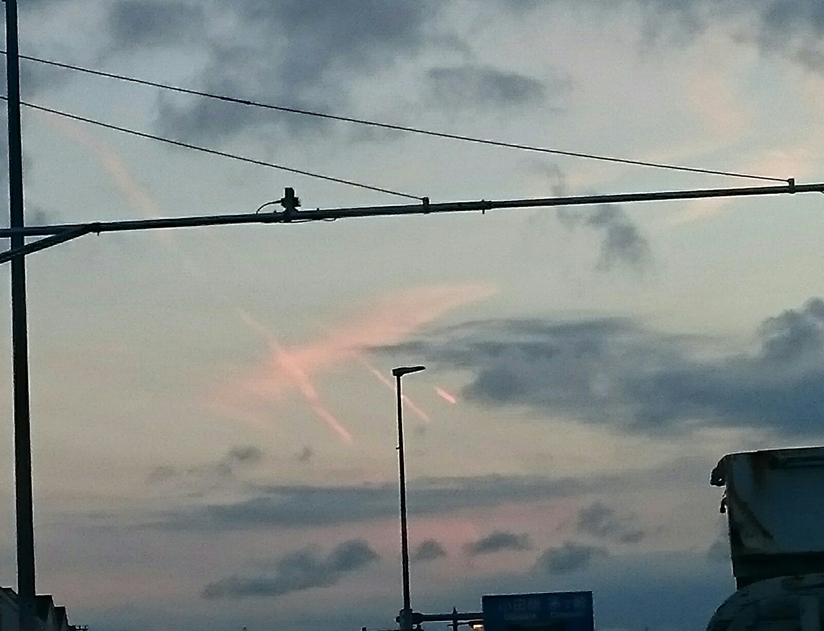 No.25297-1 地震雲