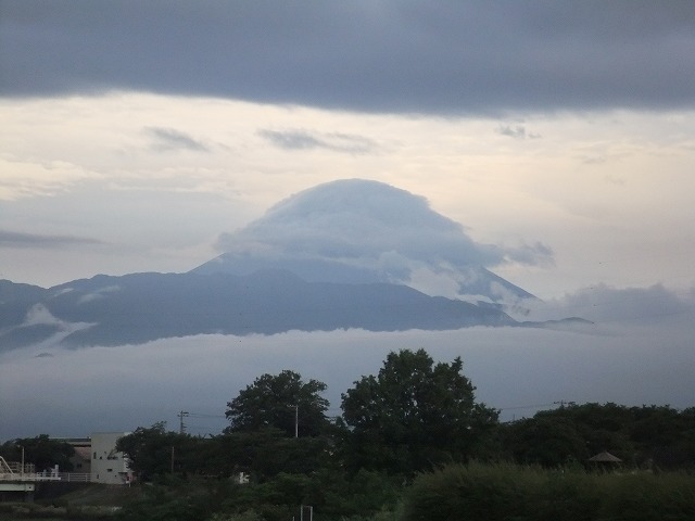 No.25312-1 地震雲