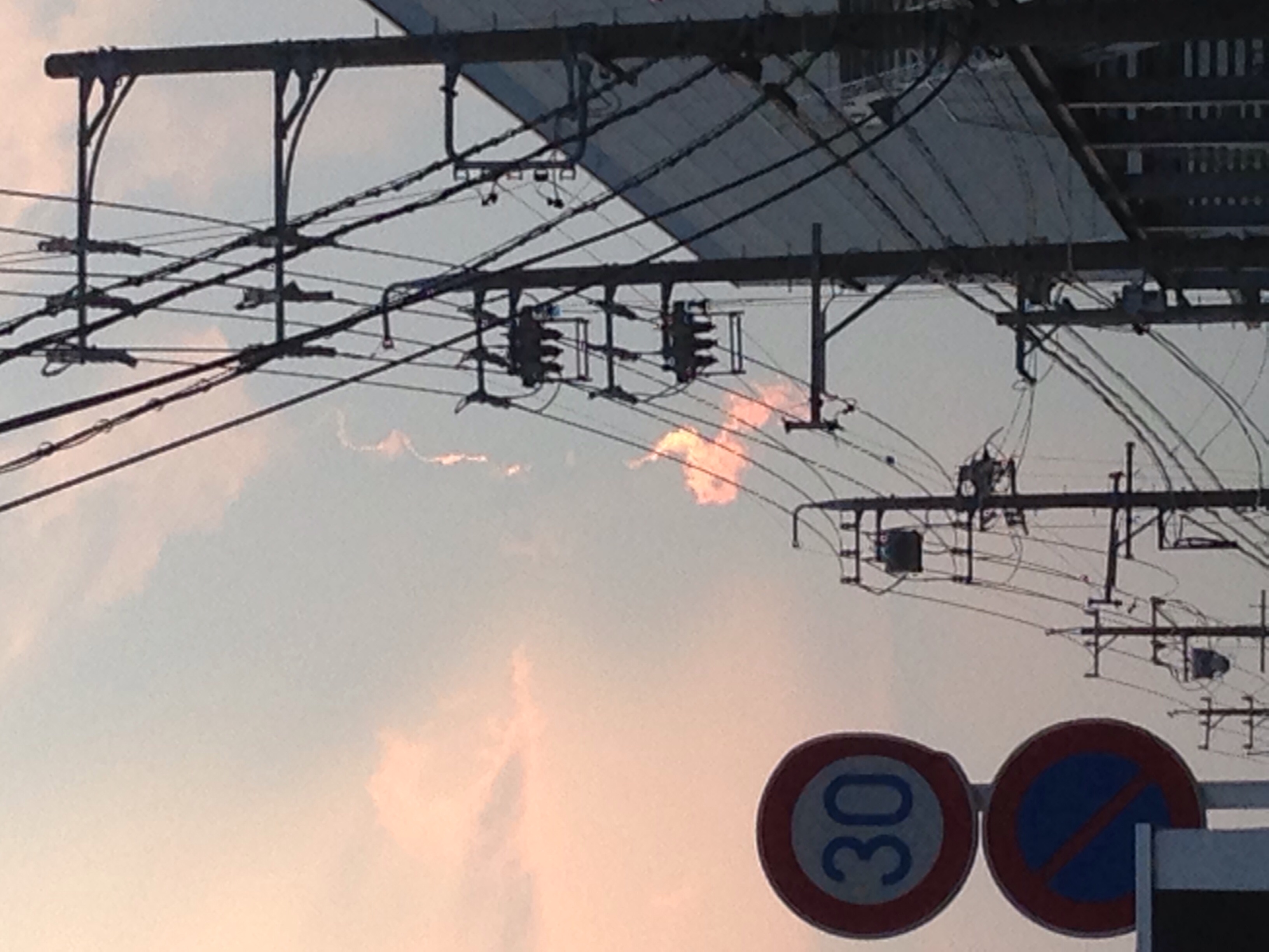 No.25758-1 地震雲