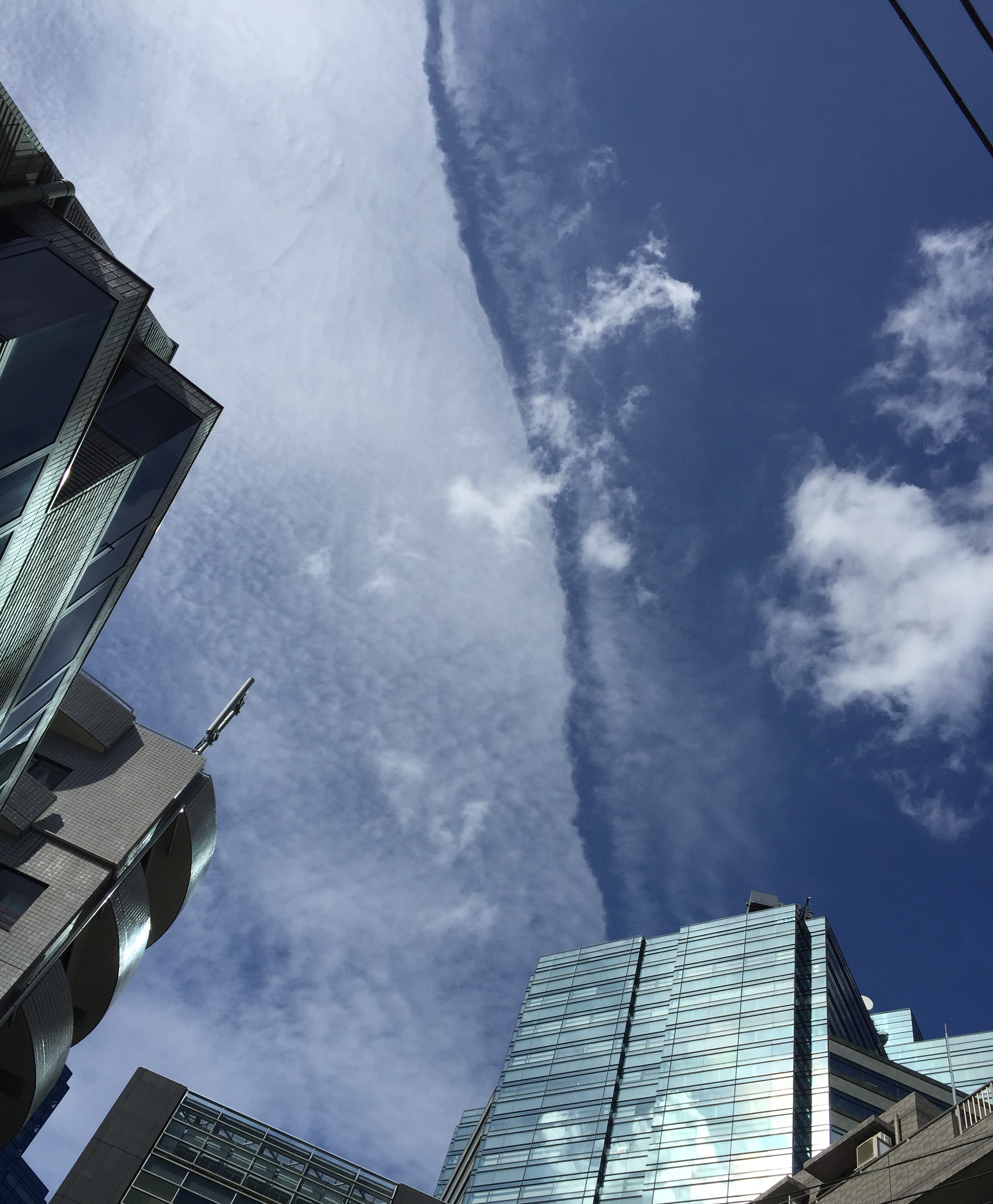 No.25860-1 地震雲