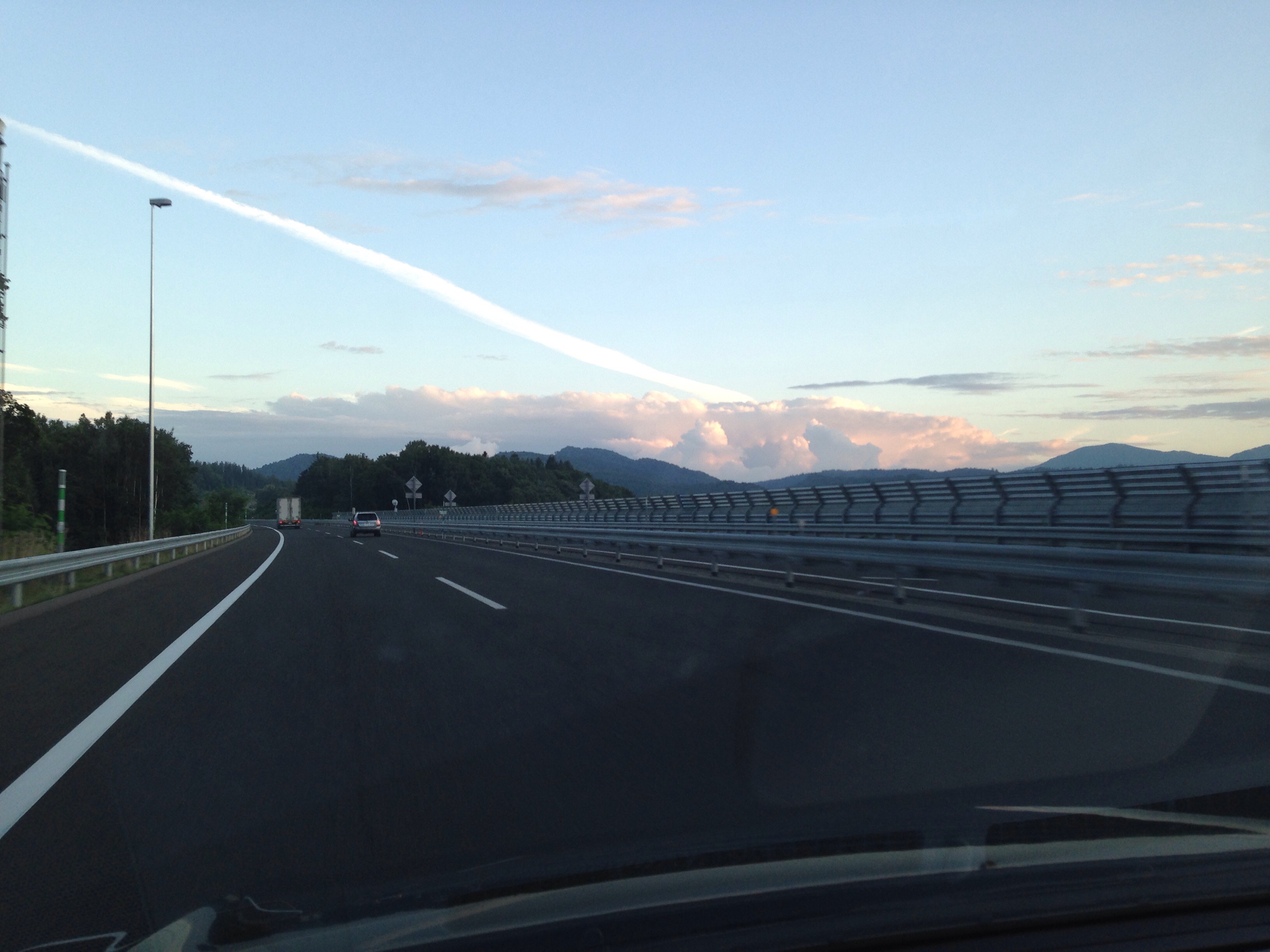 No.25972-1 地震雲