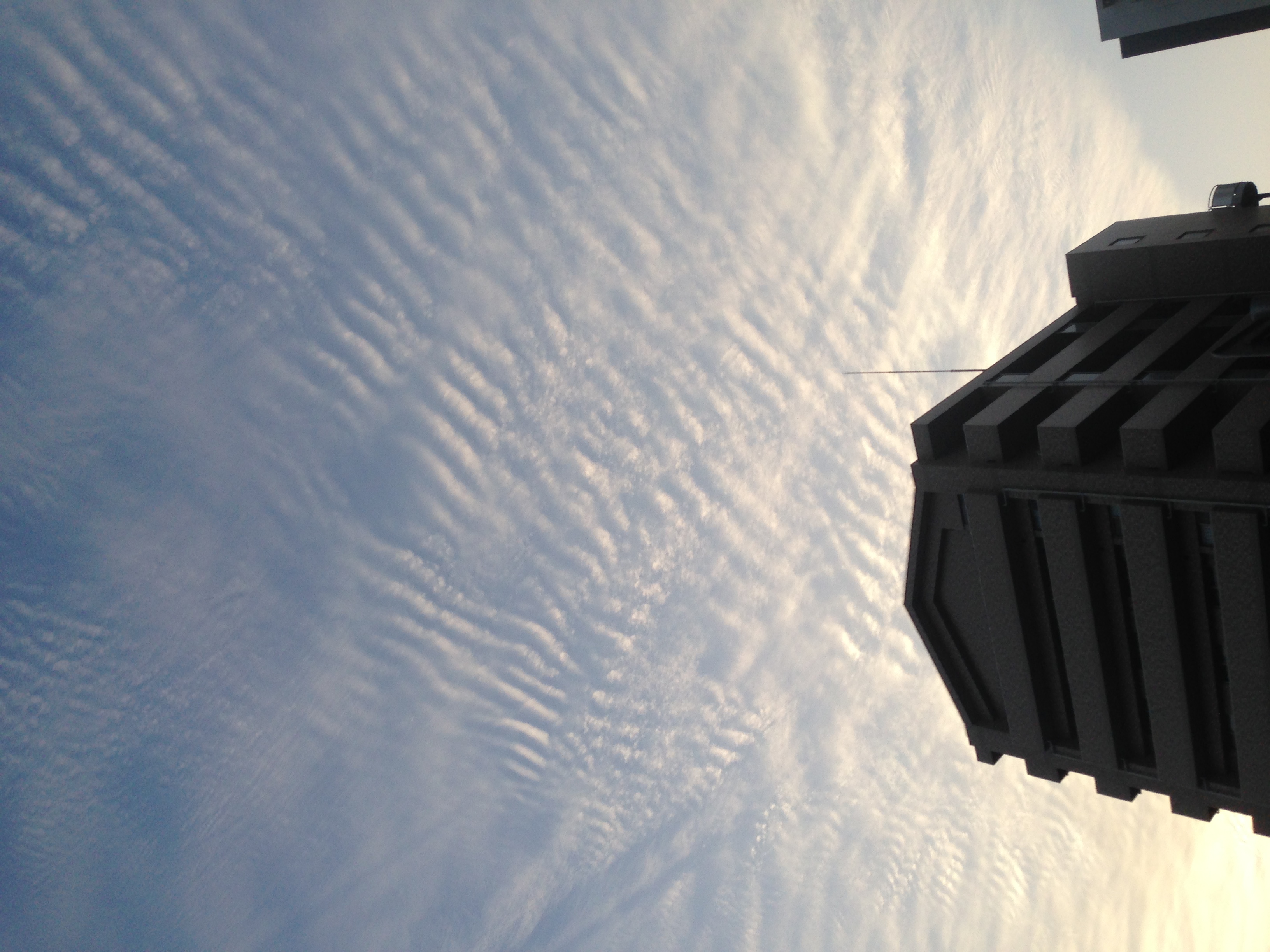 No.26620-1 地震雲