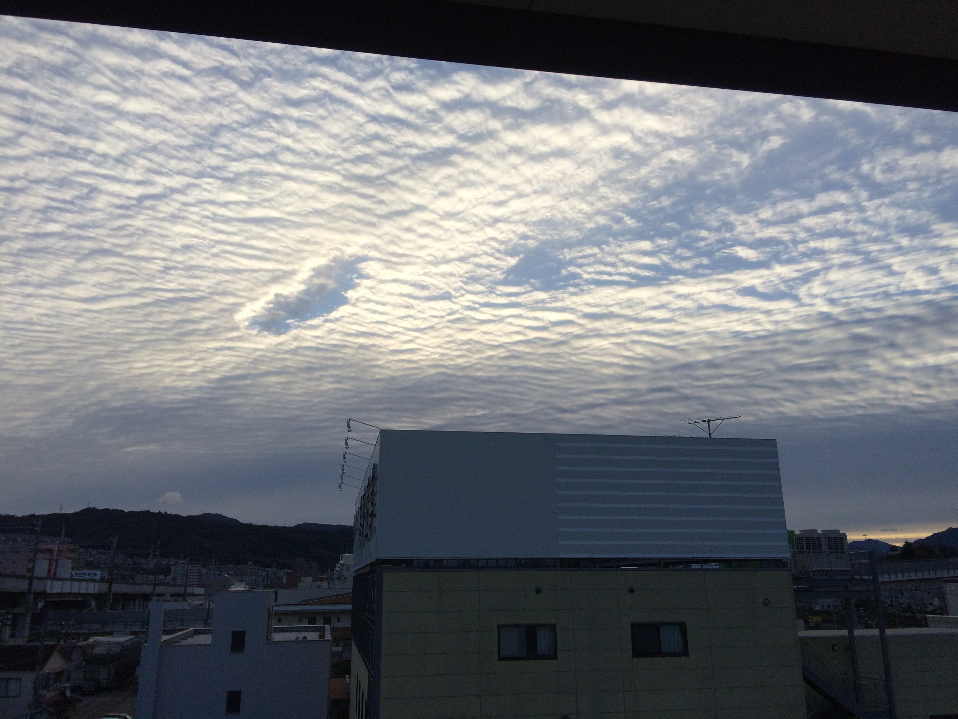 No.27415-1 地震雲