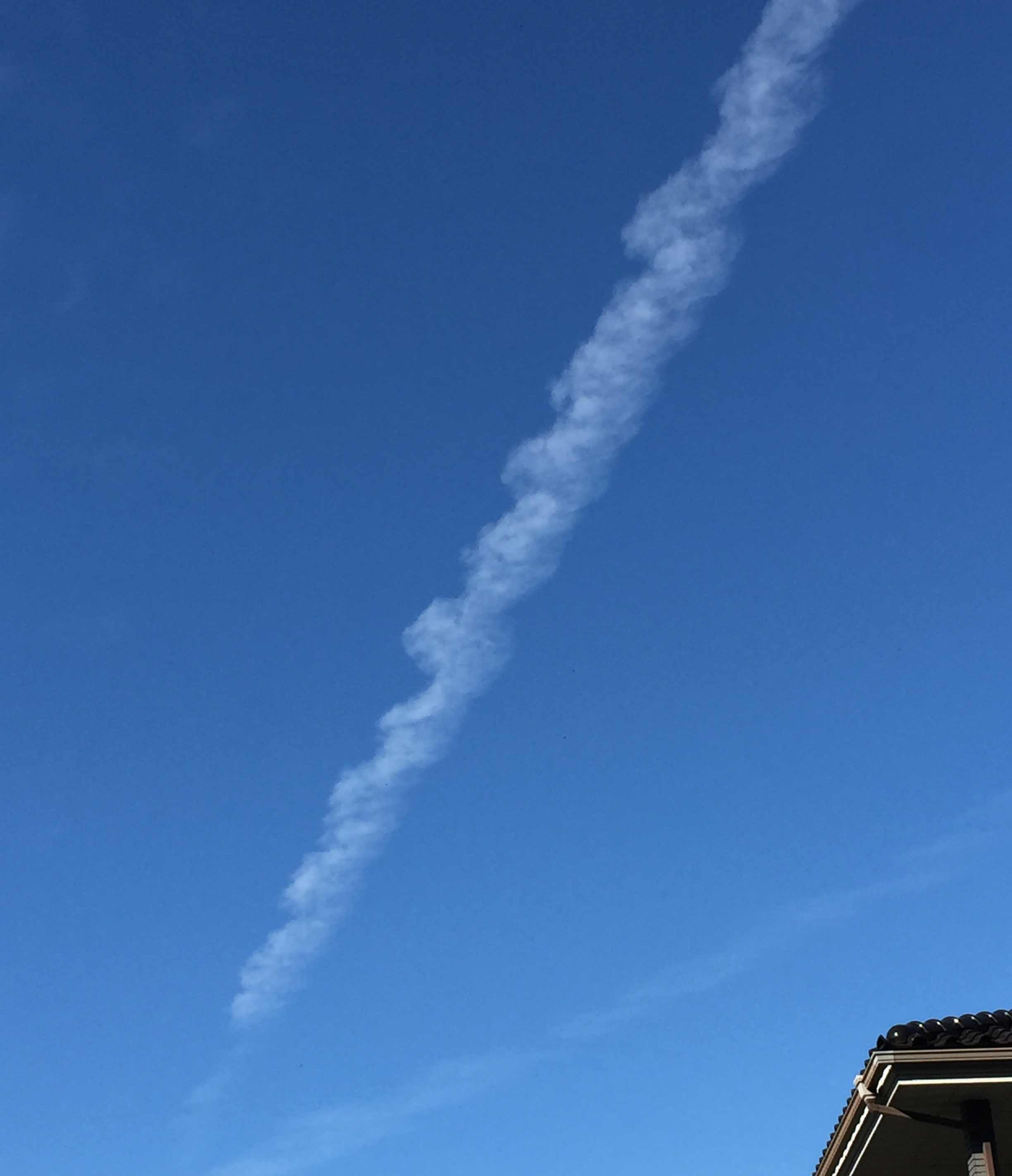 No.27637-1 地震雲