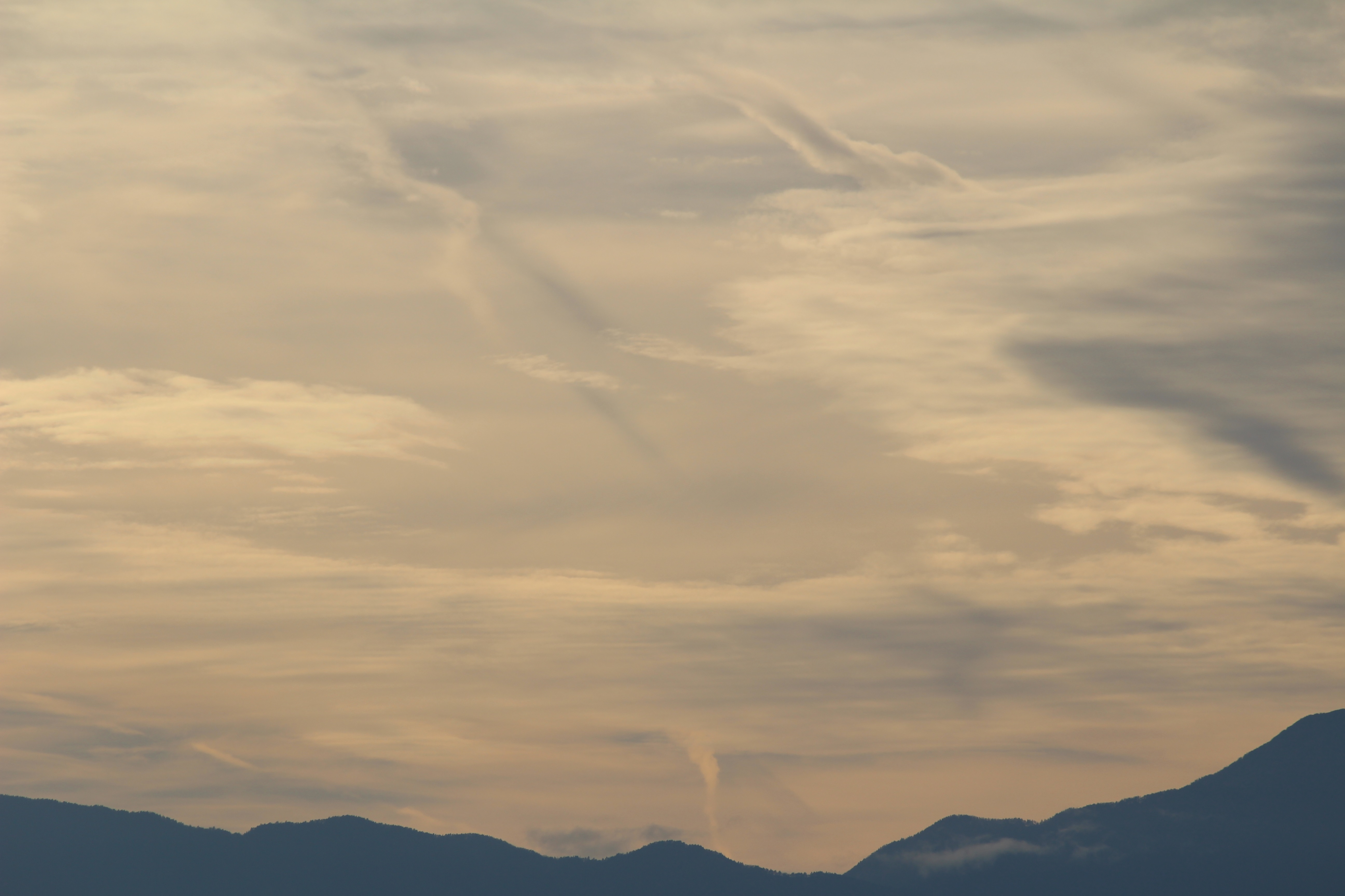 No.27658-1 地震雲