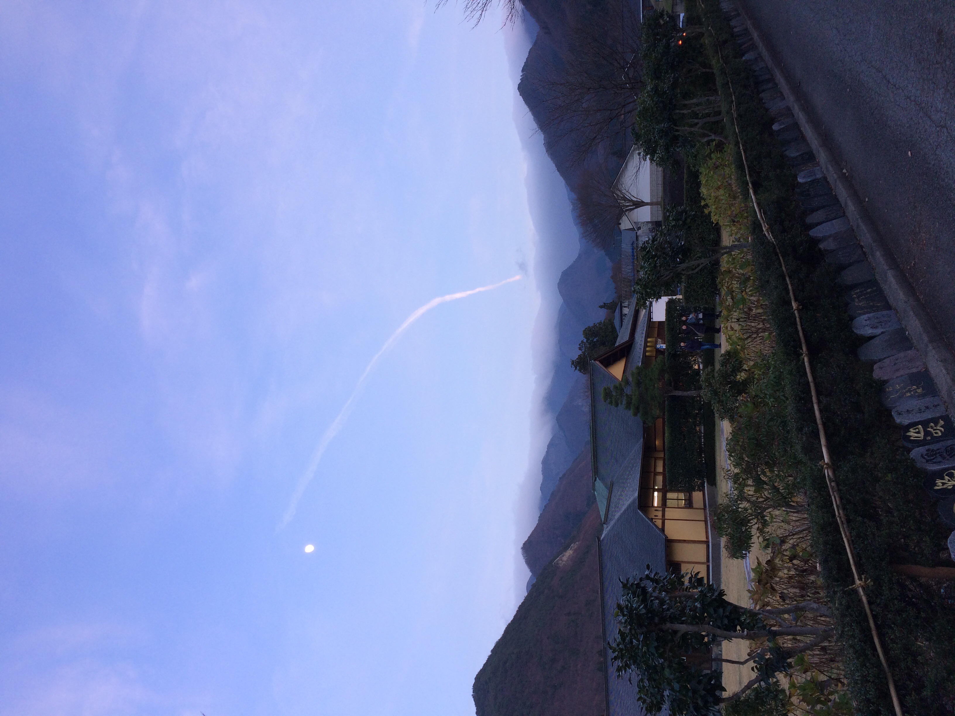 No.27665-1 地震雲