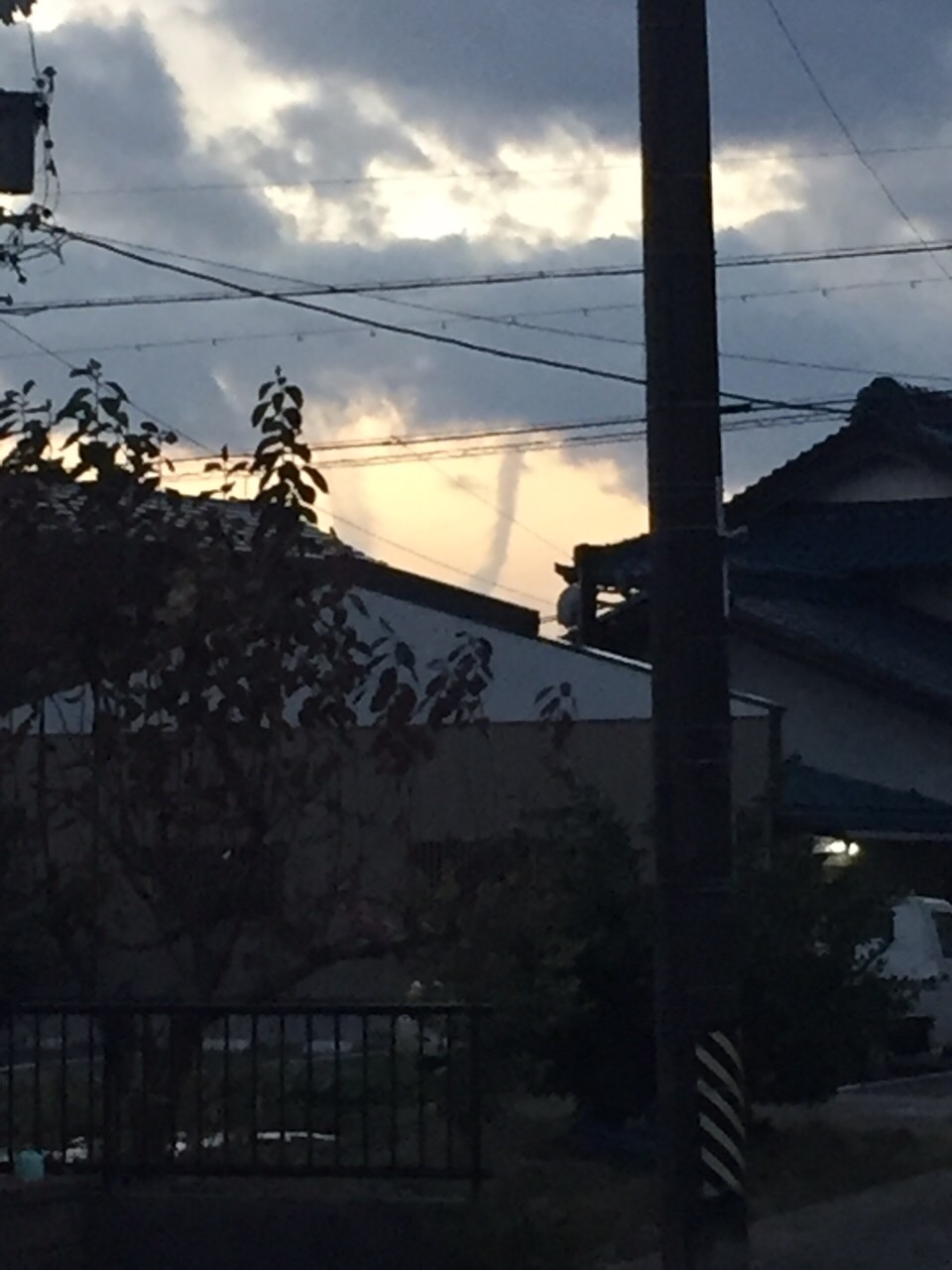 No.27773-1 地震雲