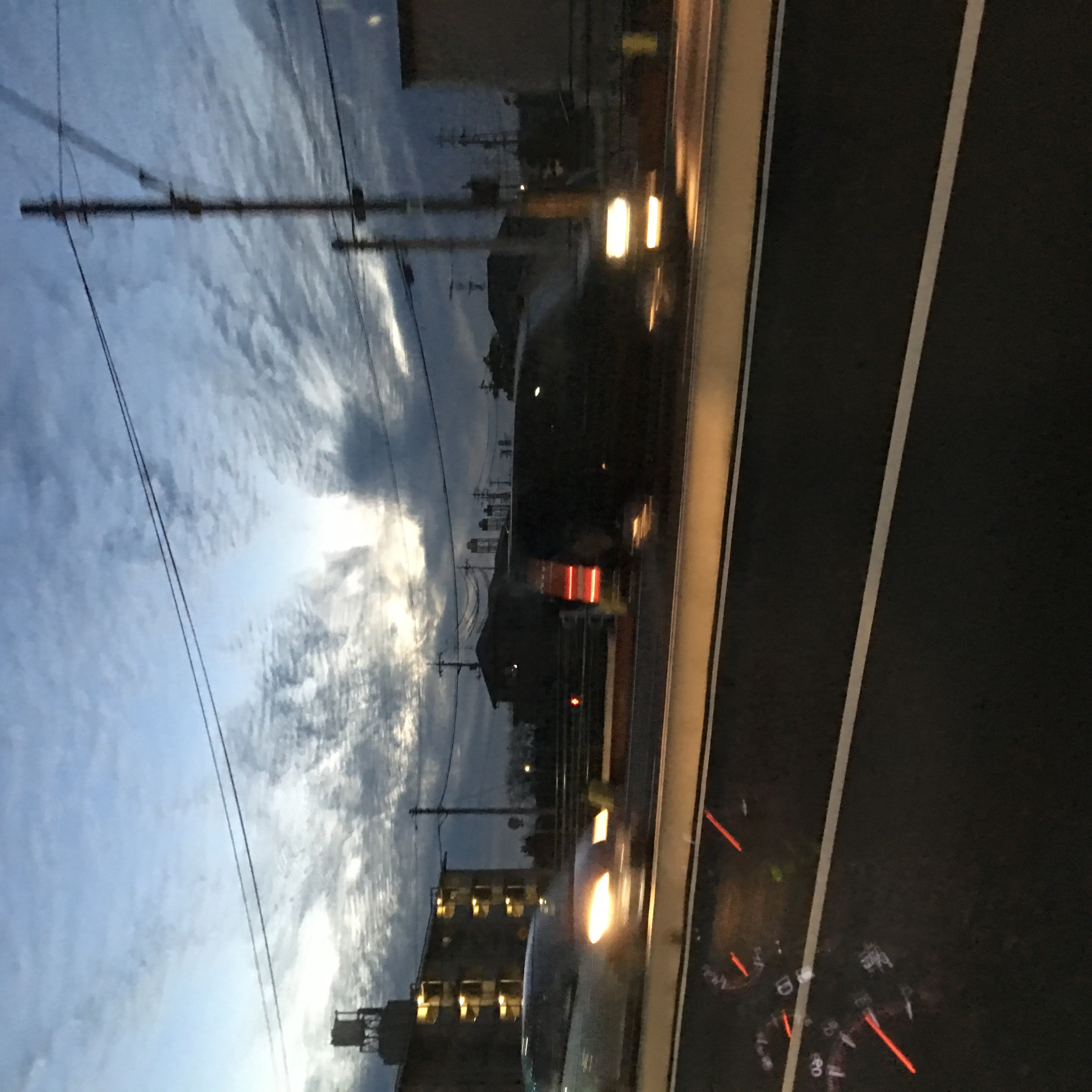 No.27915-1 地震雲