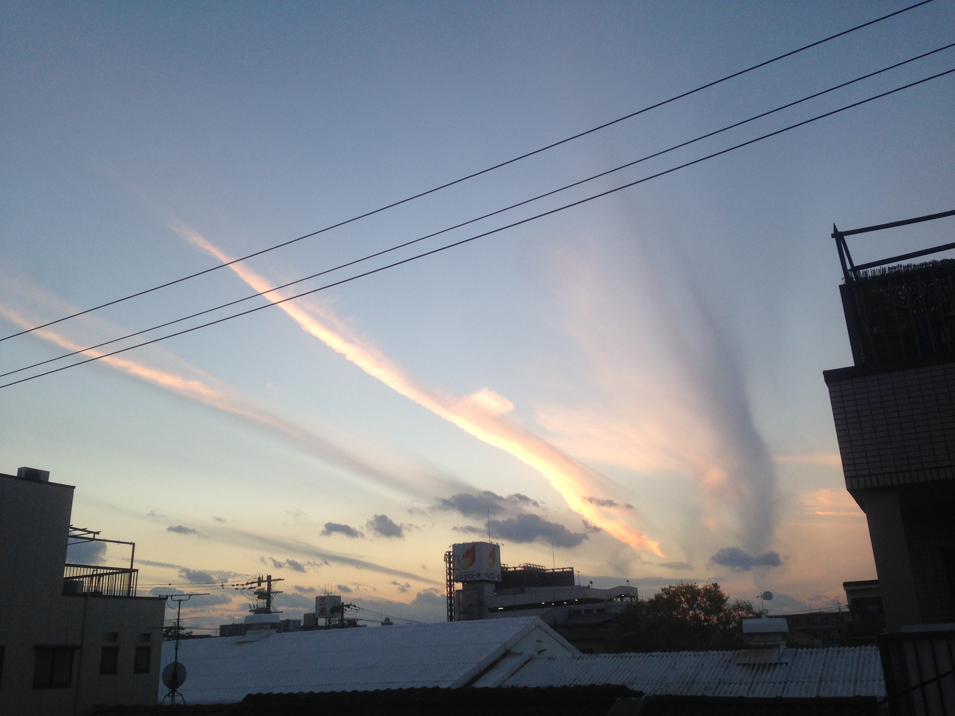 No.27928-1 地震雲