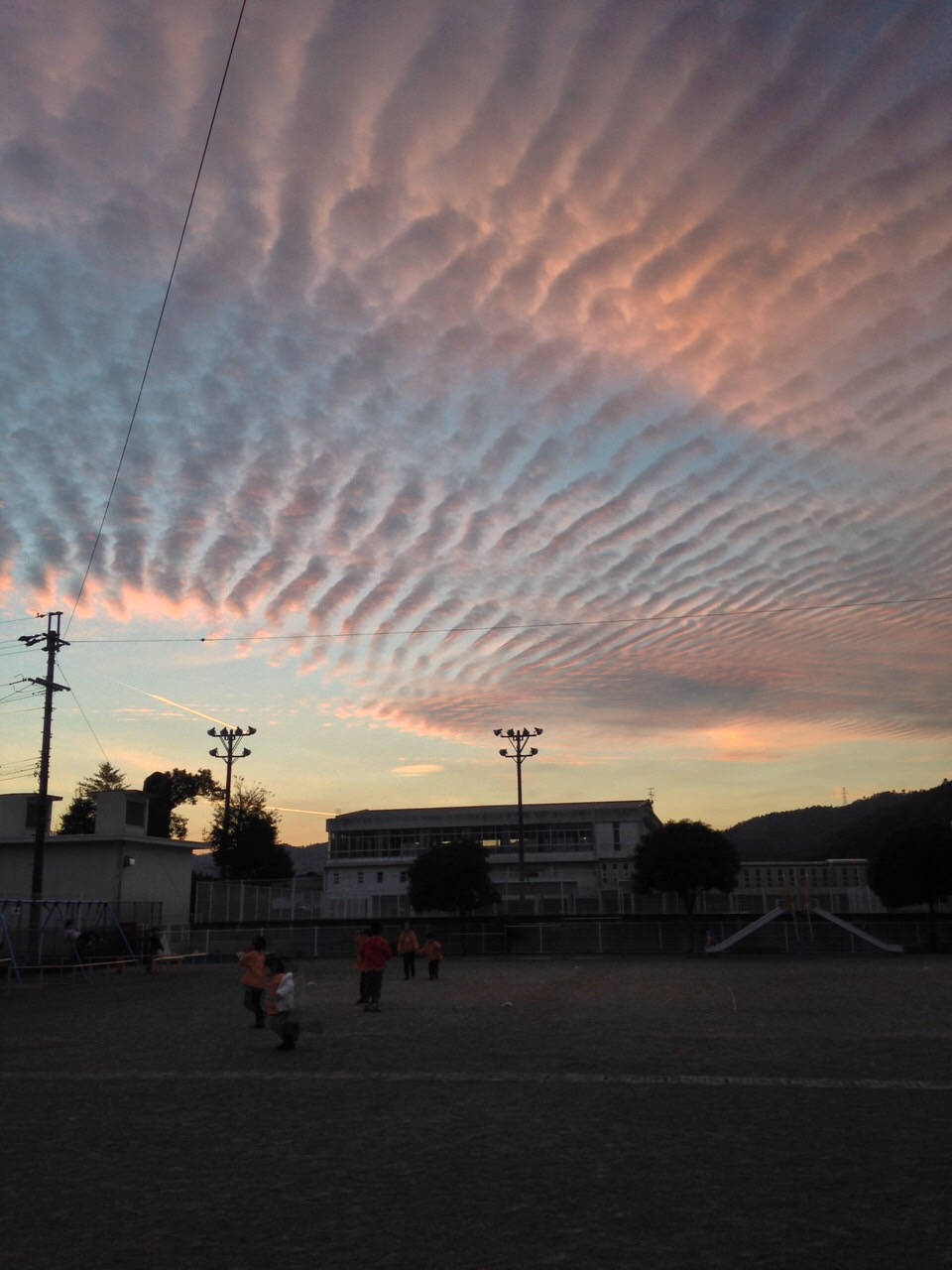 No.27930-1 地震雲