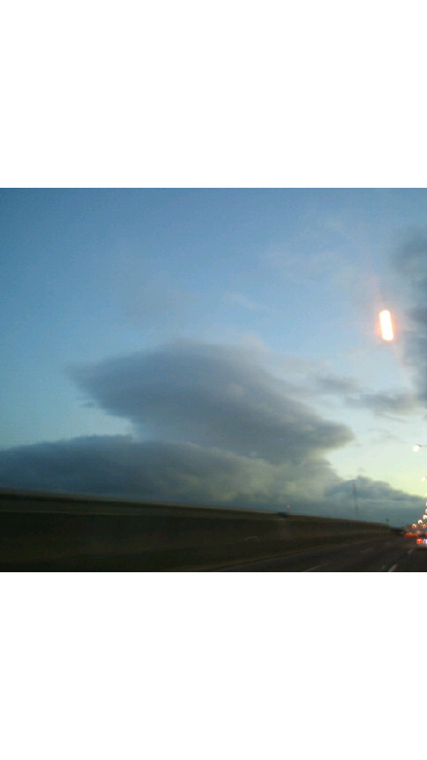 No.27983-1 地震雲