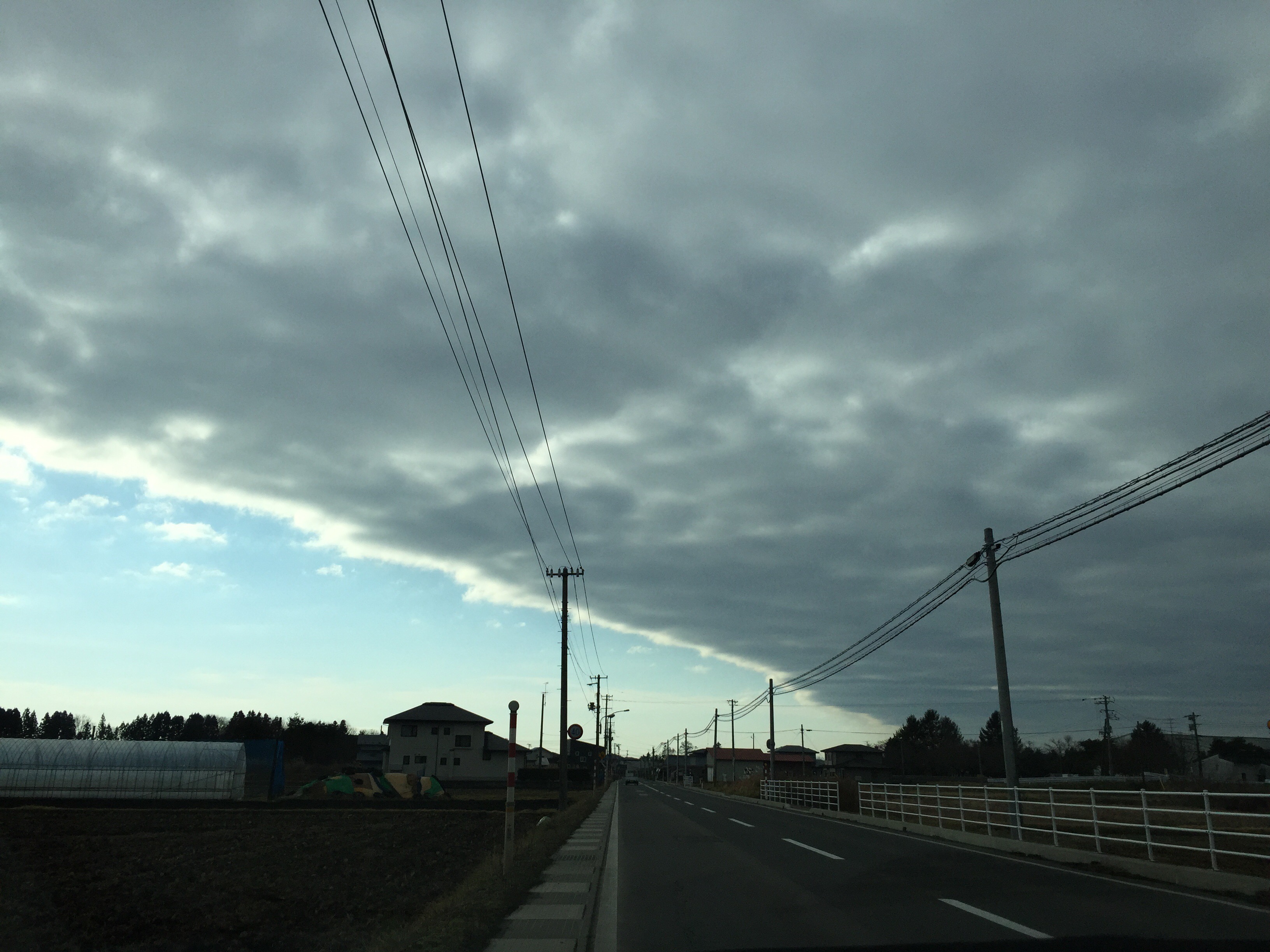 No.28015-1 地震雲