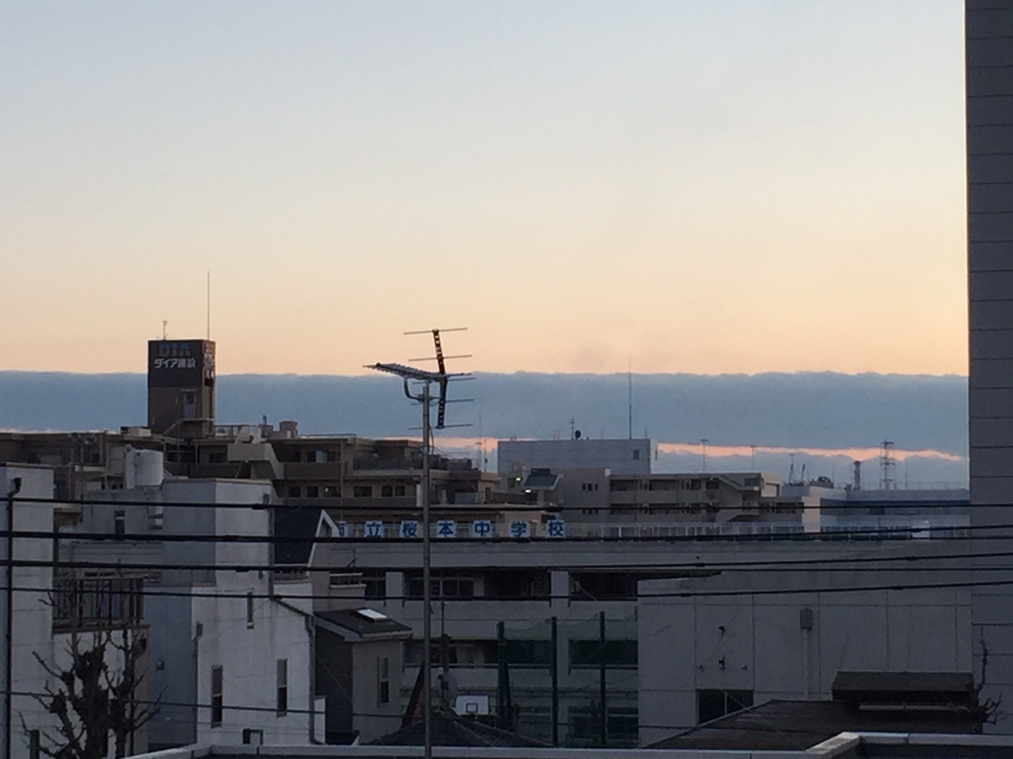 No.28064-1 地震雲