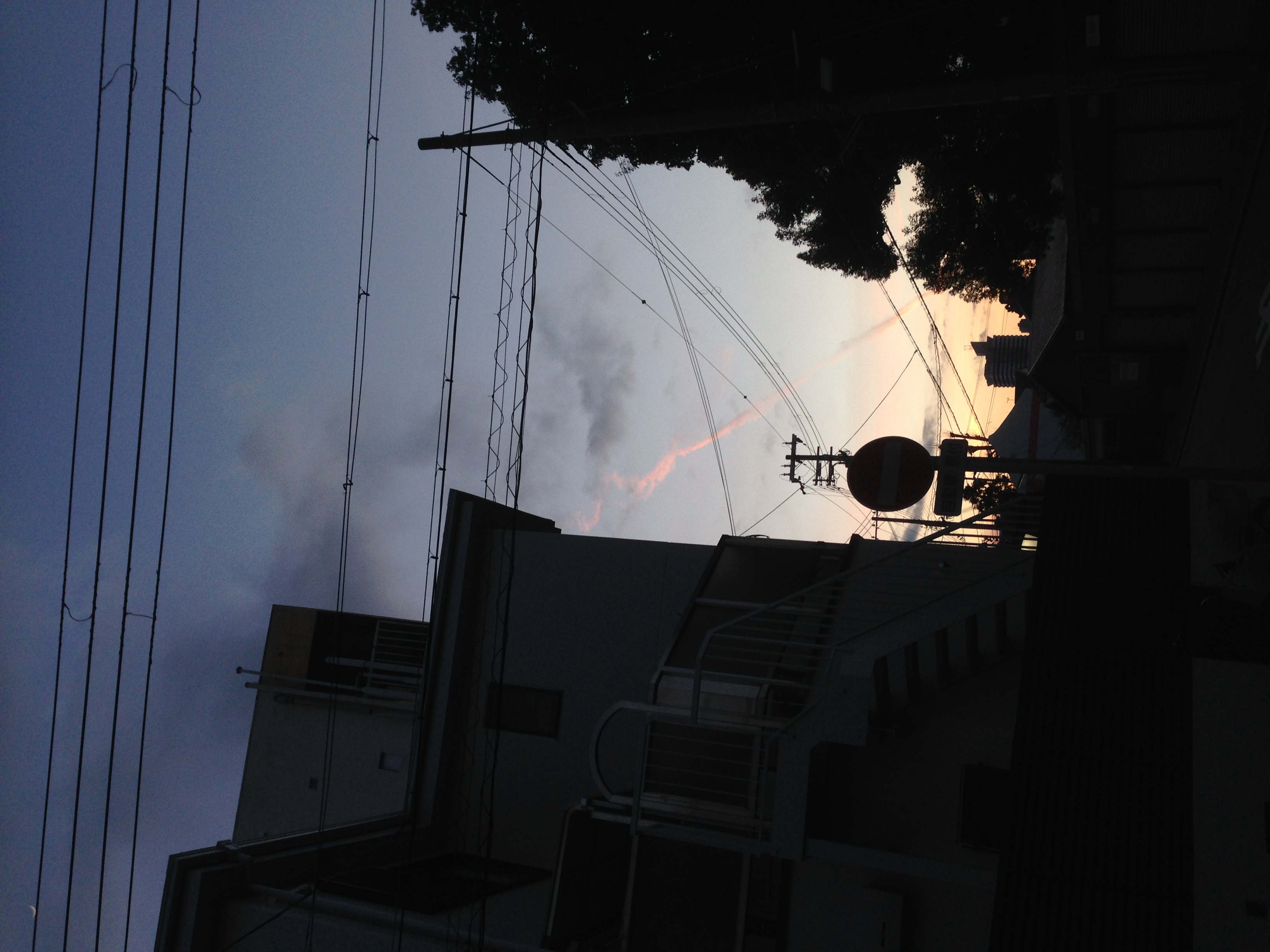 No.28237-1 地震雲