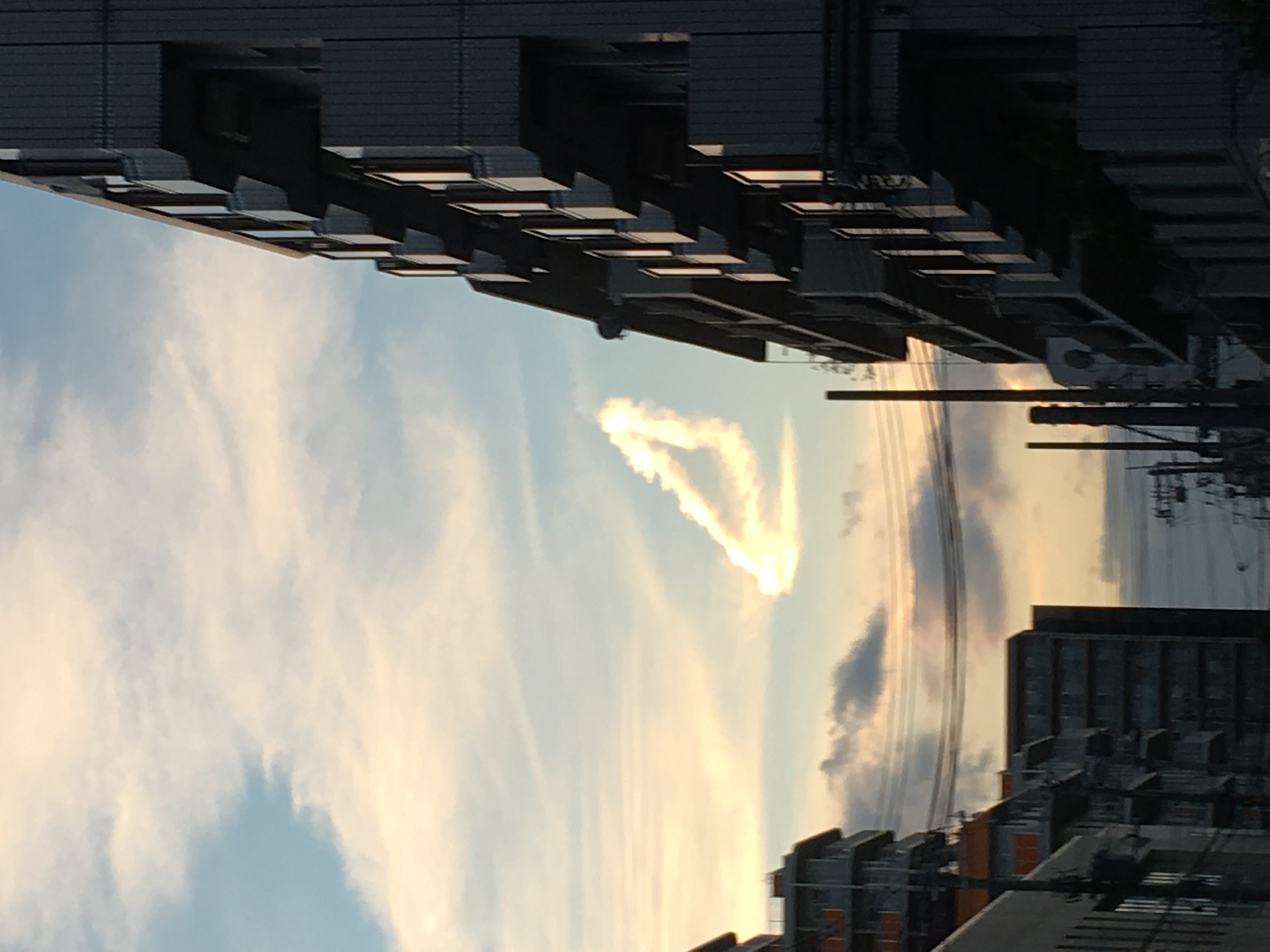 No.28239-1 地震雲