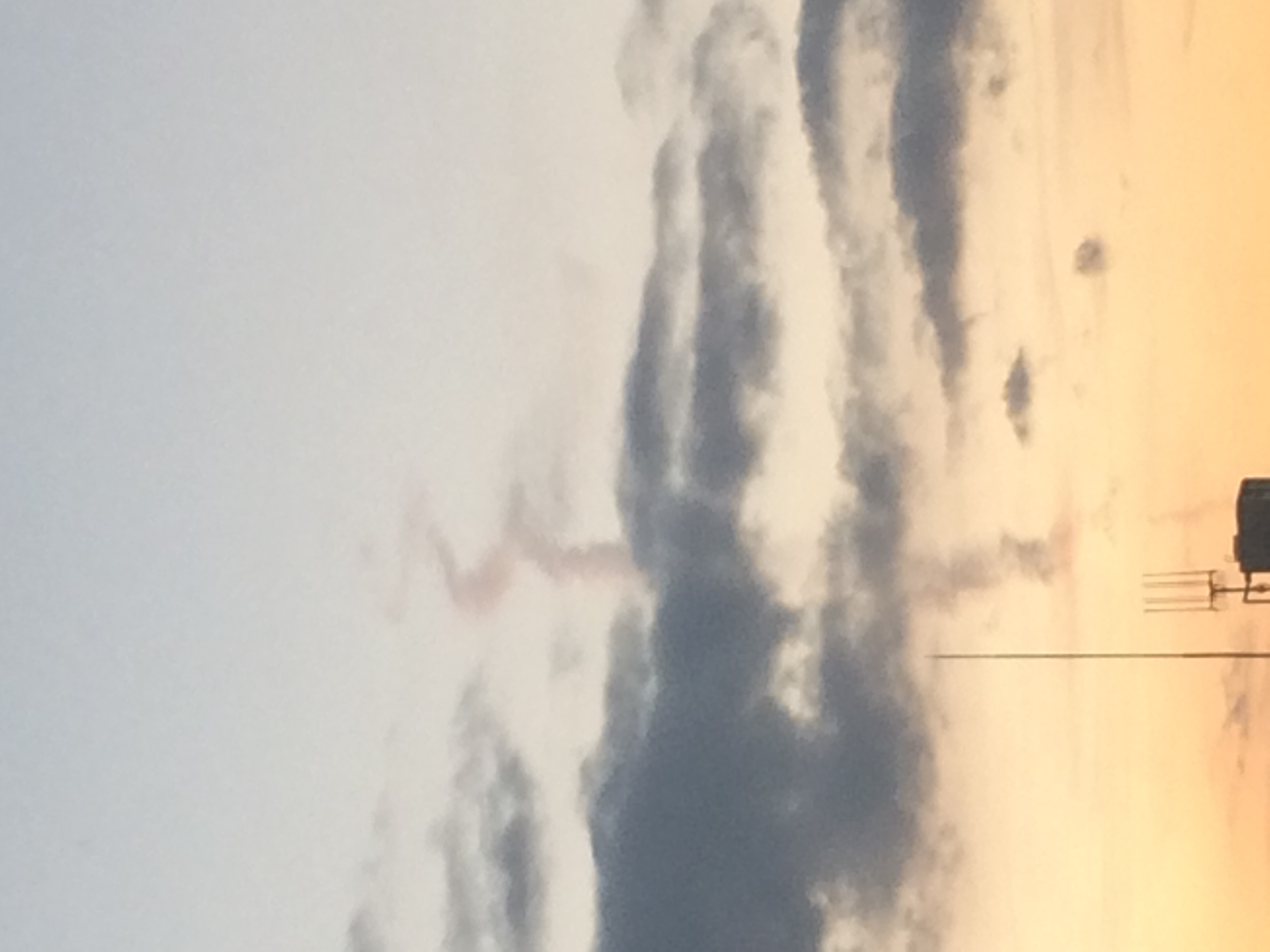 No.28263-1 地震雲