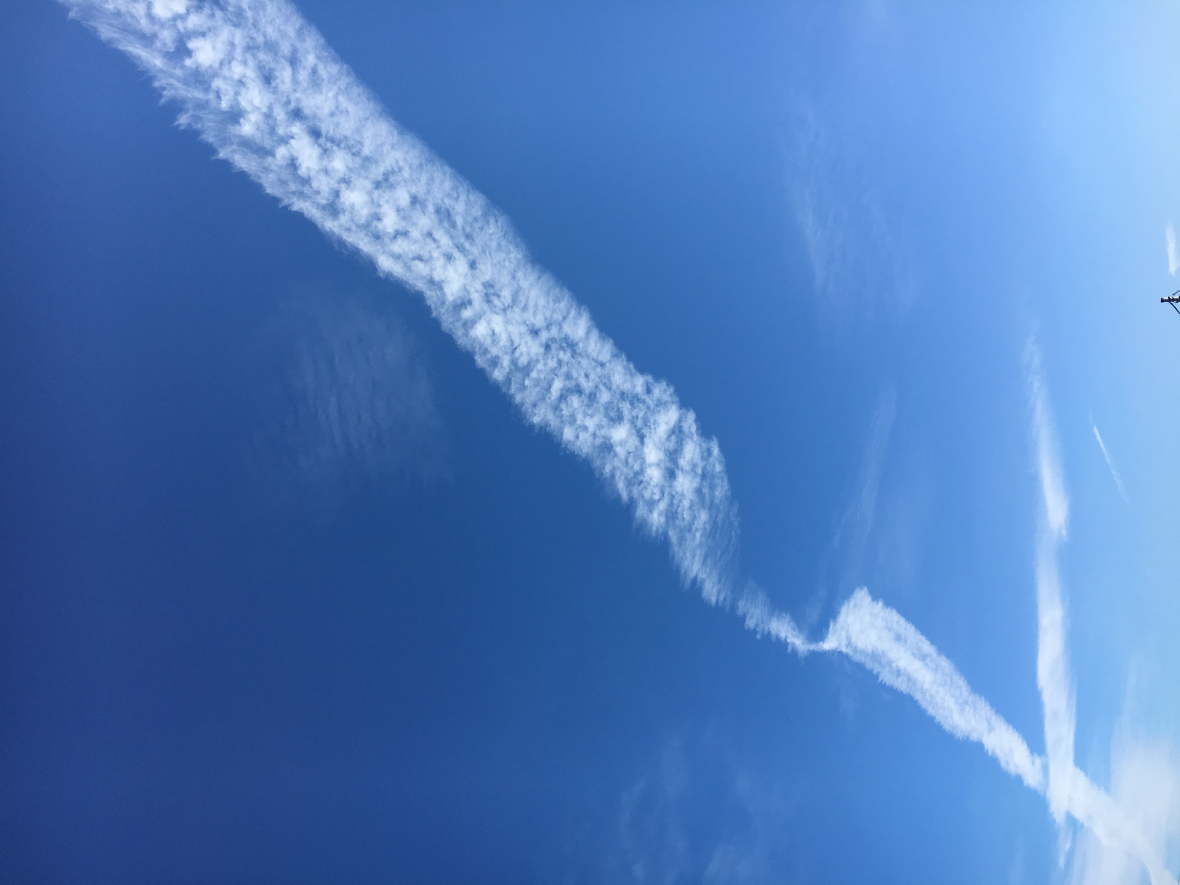 No.28391-1 地震雲