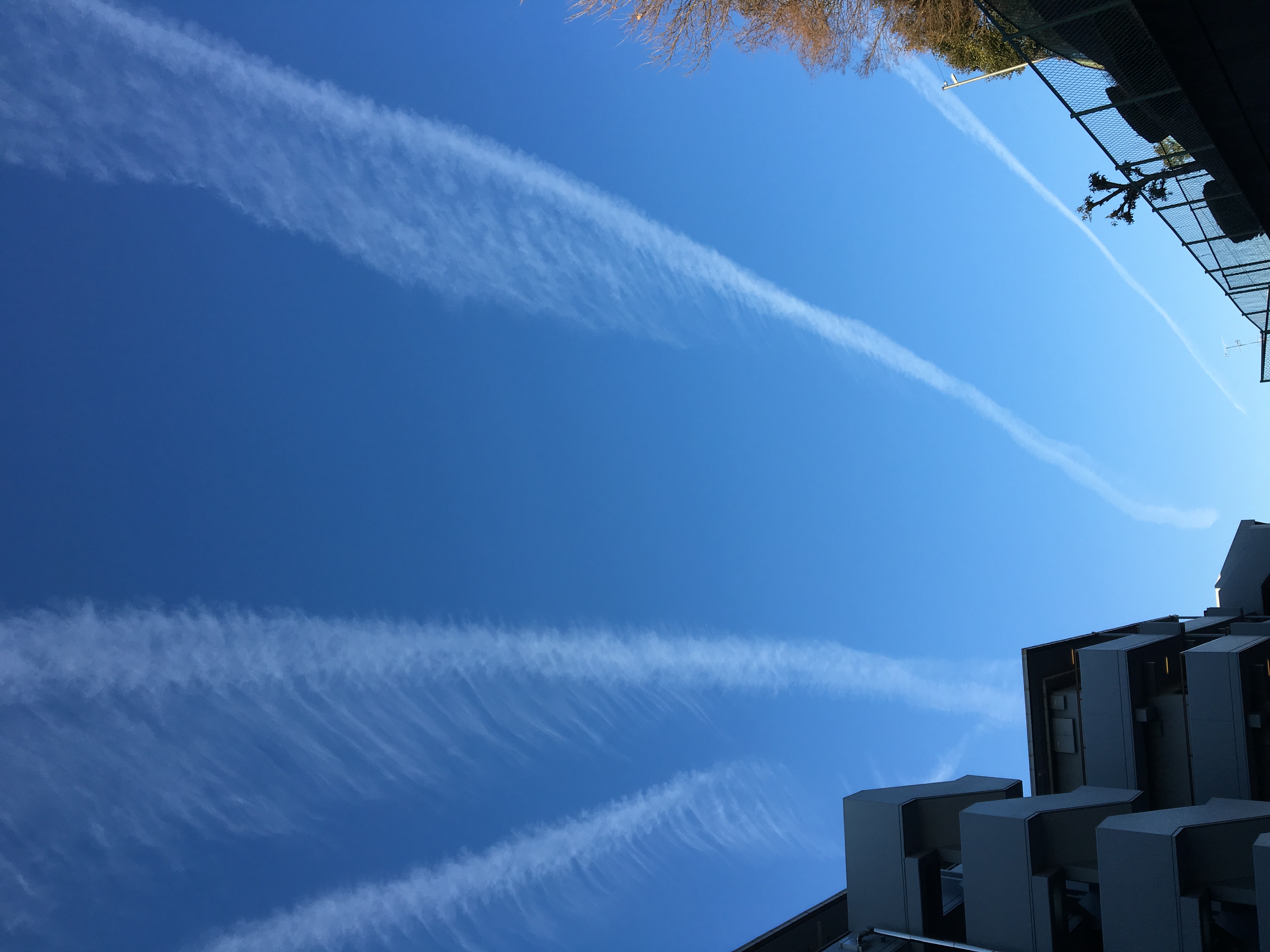 No.28640-1 地震雲