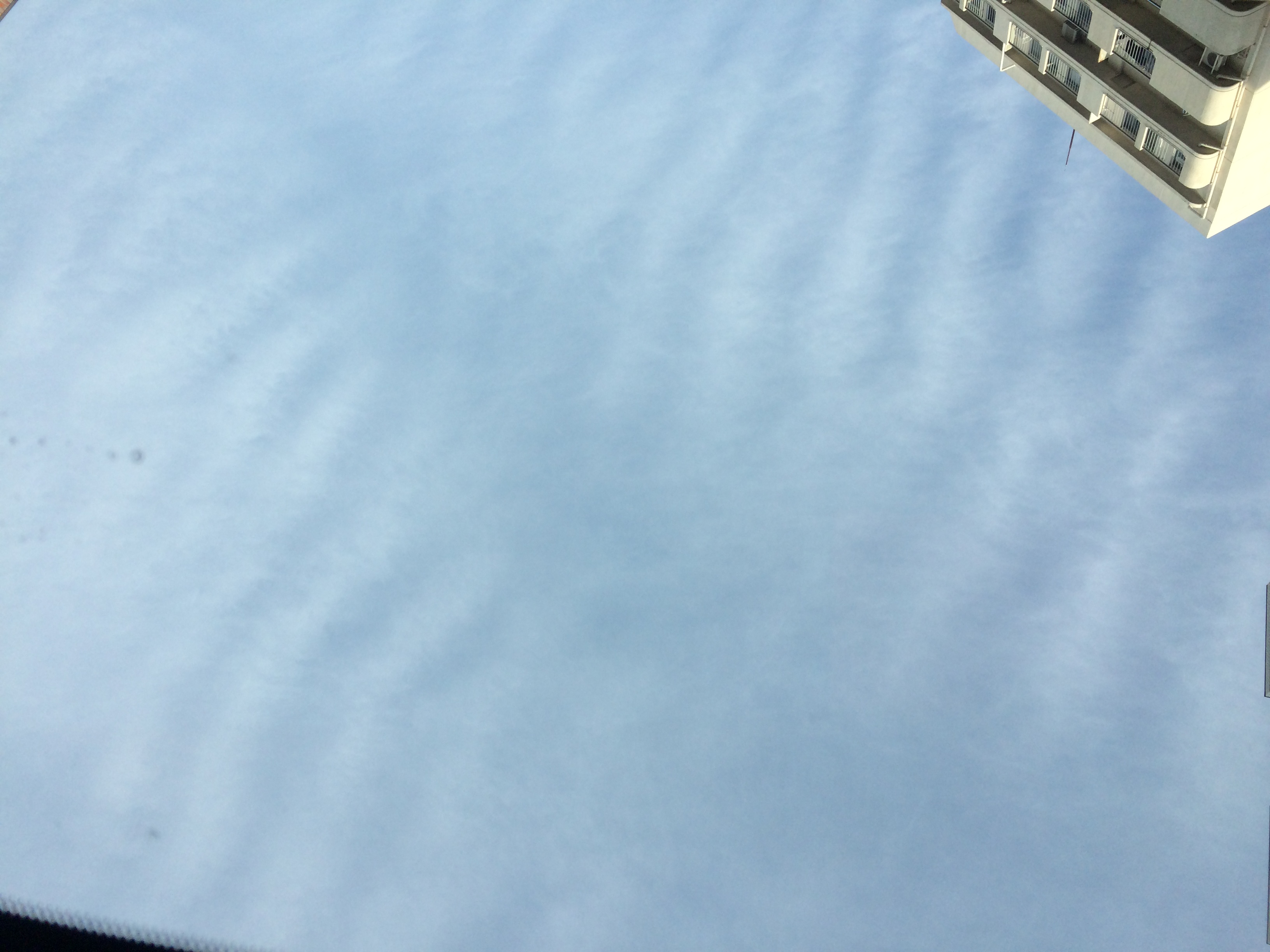 No.28670-1 地震雲