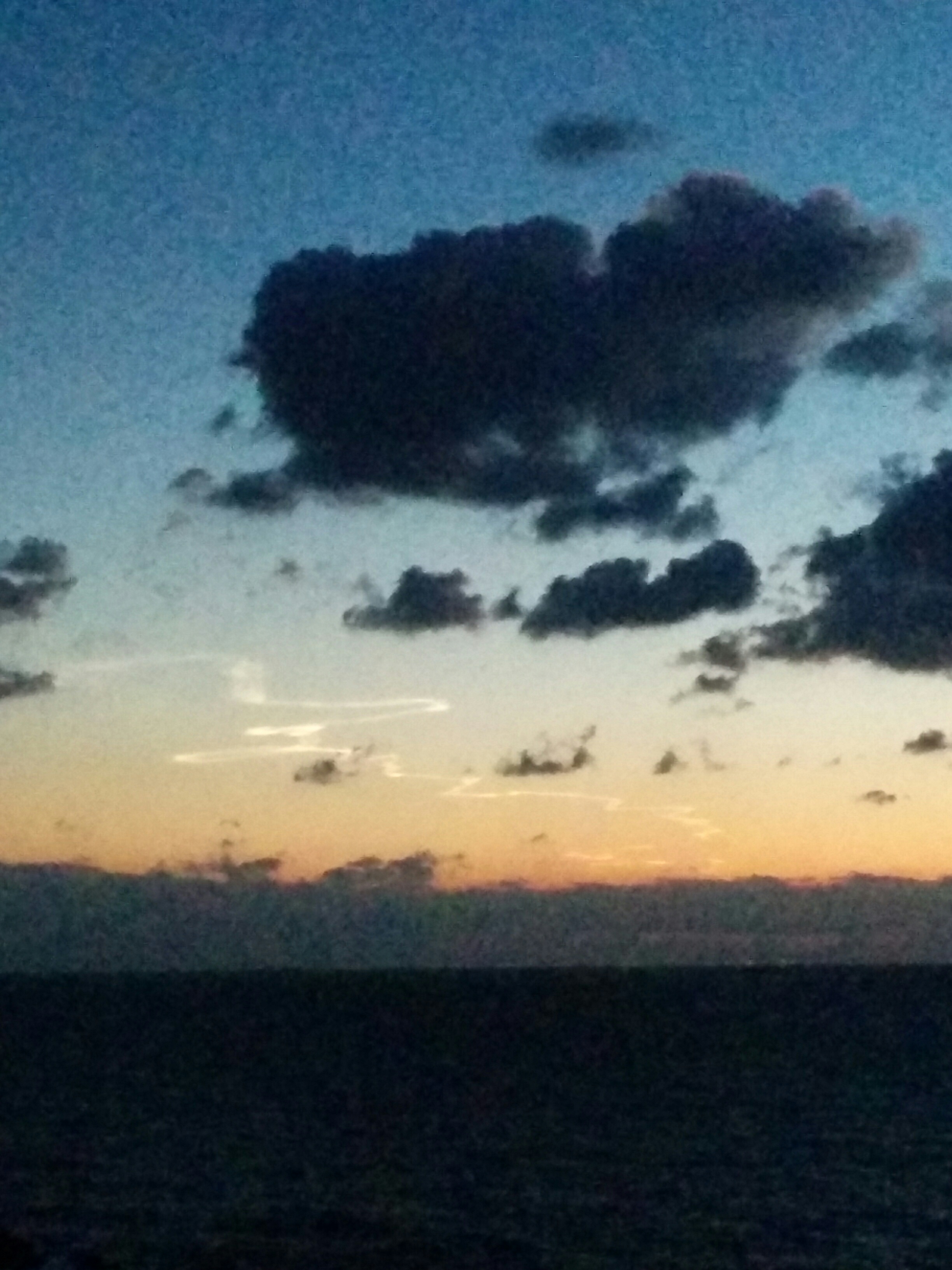 No.28705-1 地震雲