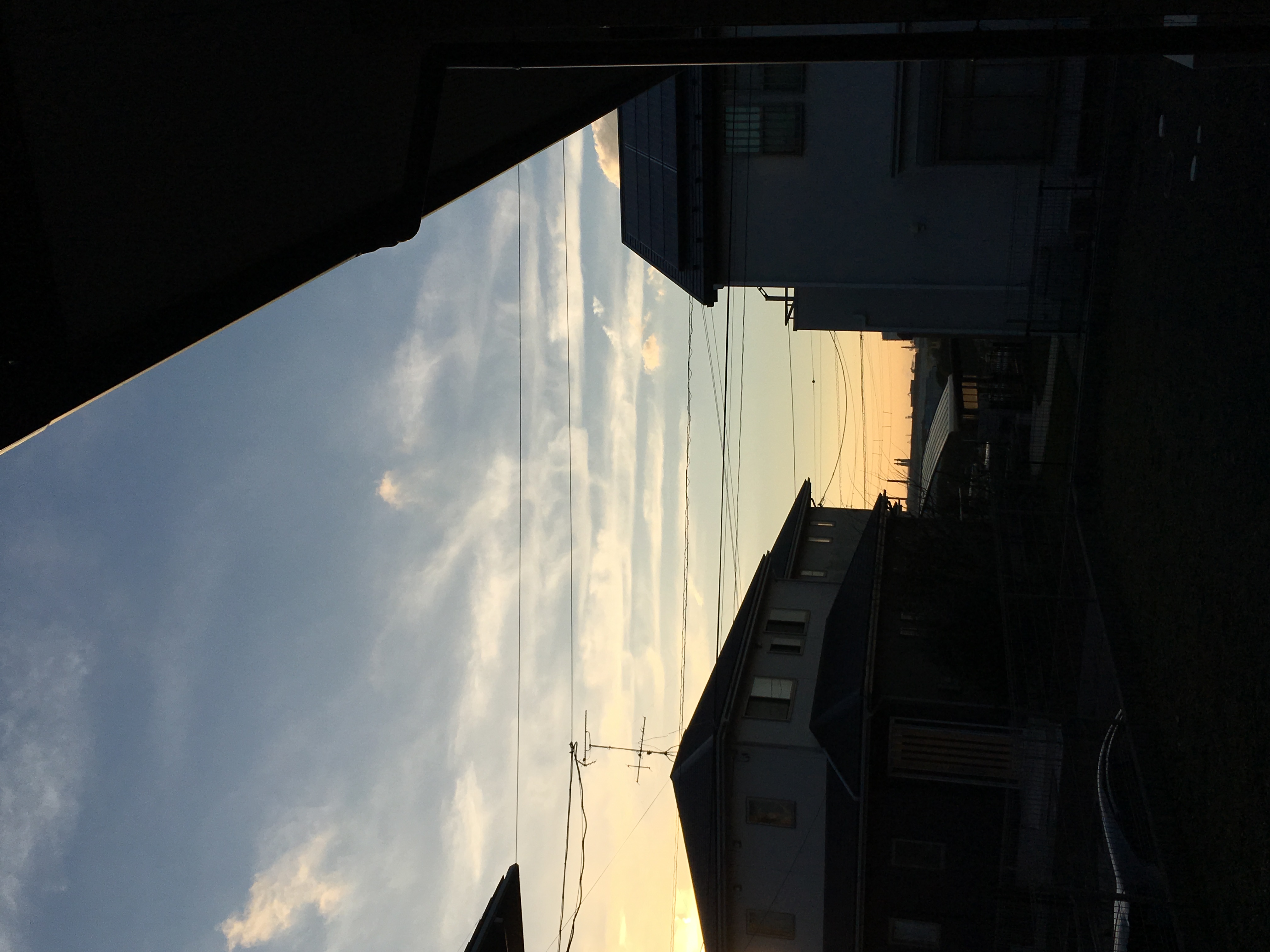 No.28720-1 地震雲