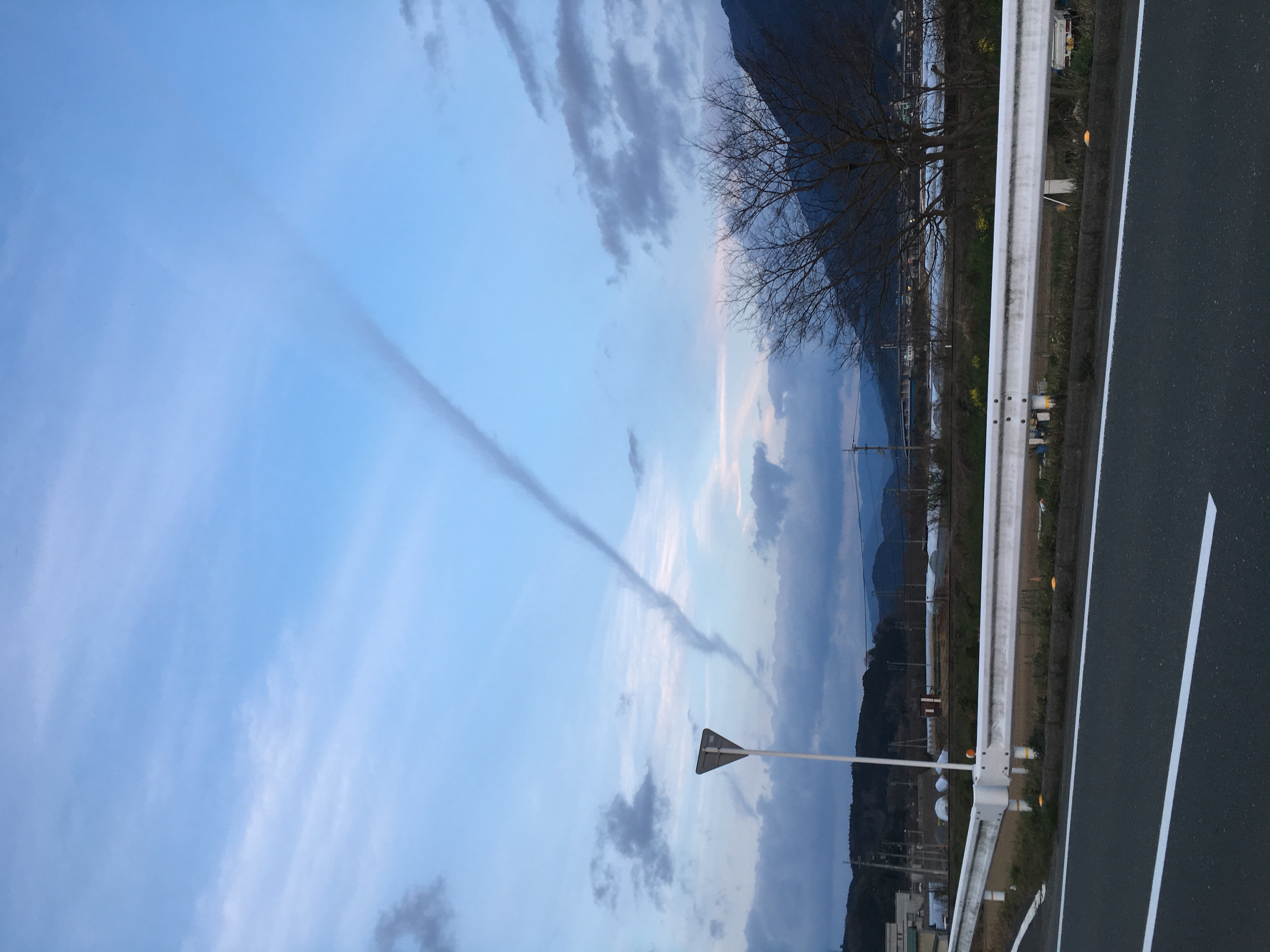 No.28905-1 地震雲