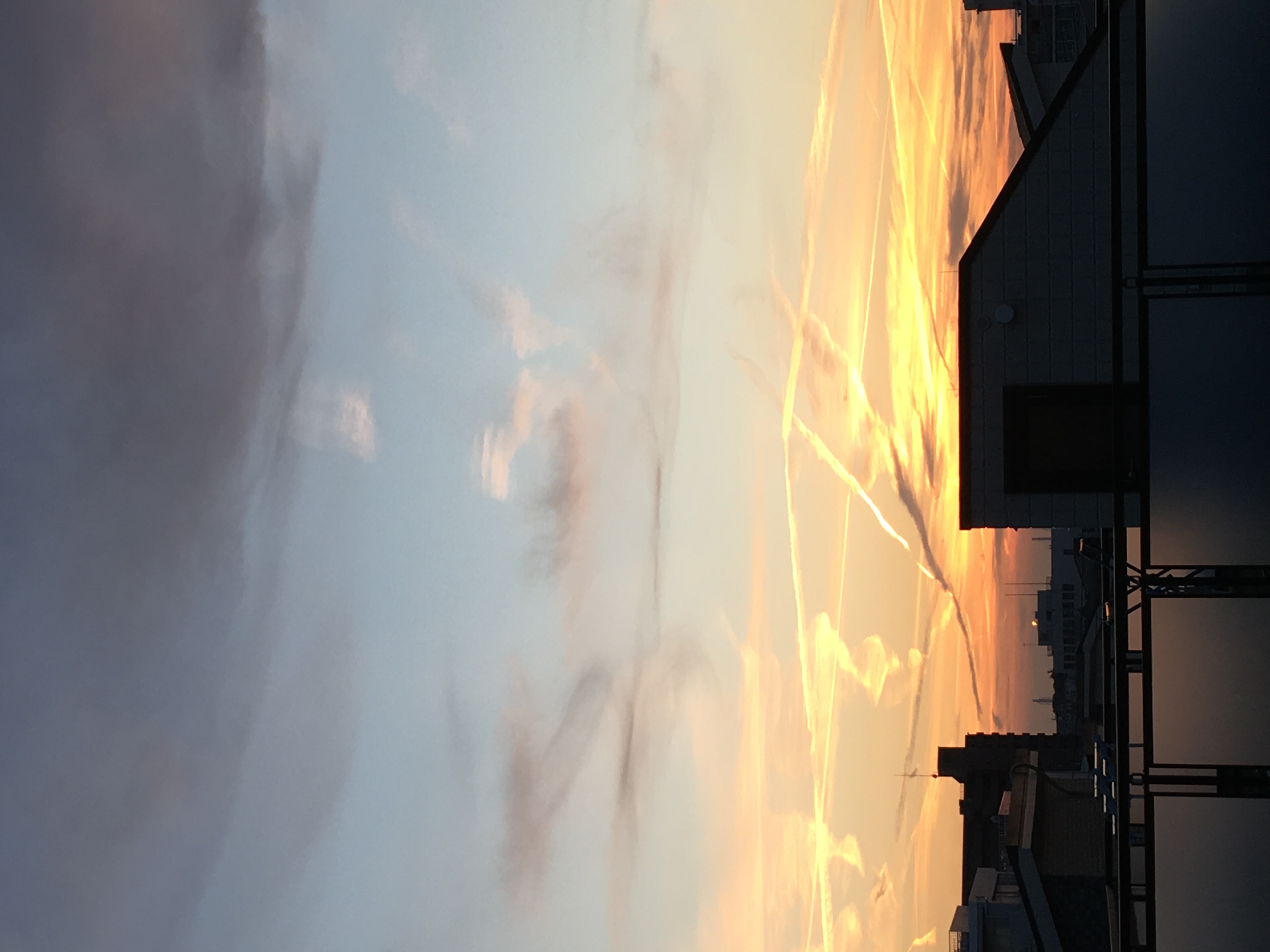 No.28907-1 地震雲