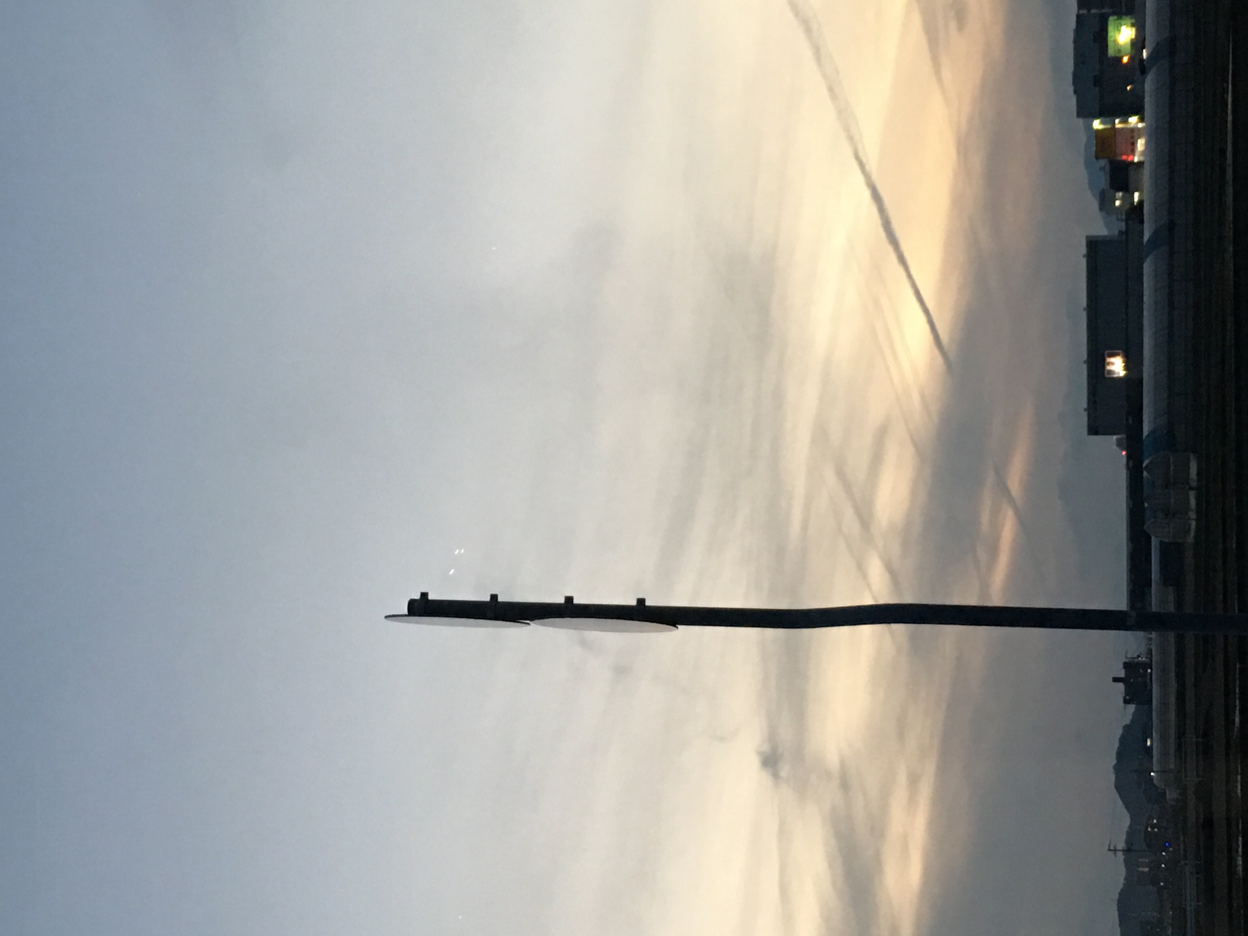 No.28910-1 地震雲