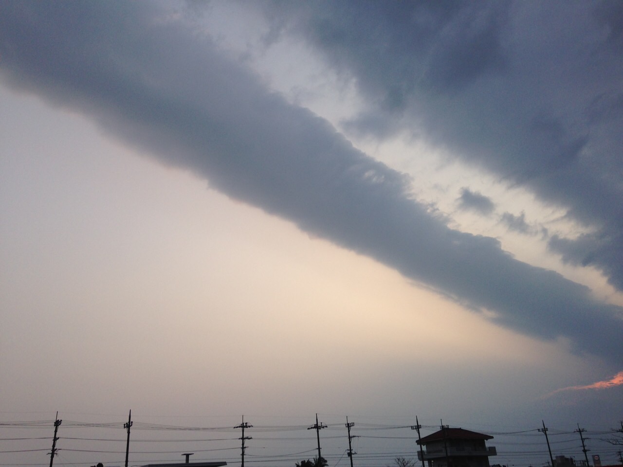 No.28946-1 地震雲