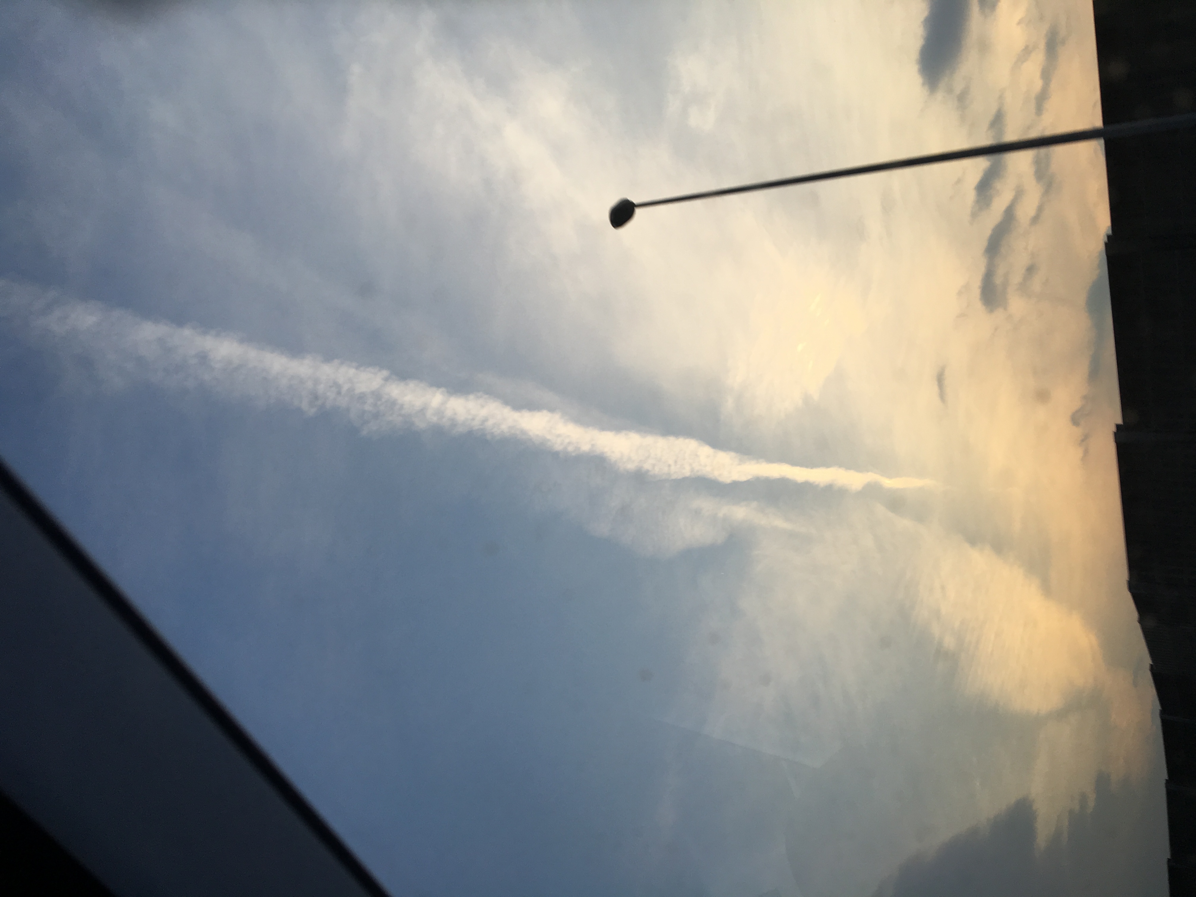 No.28985-1 地震雲