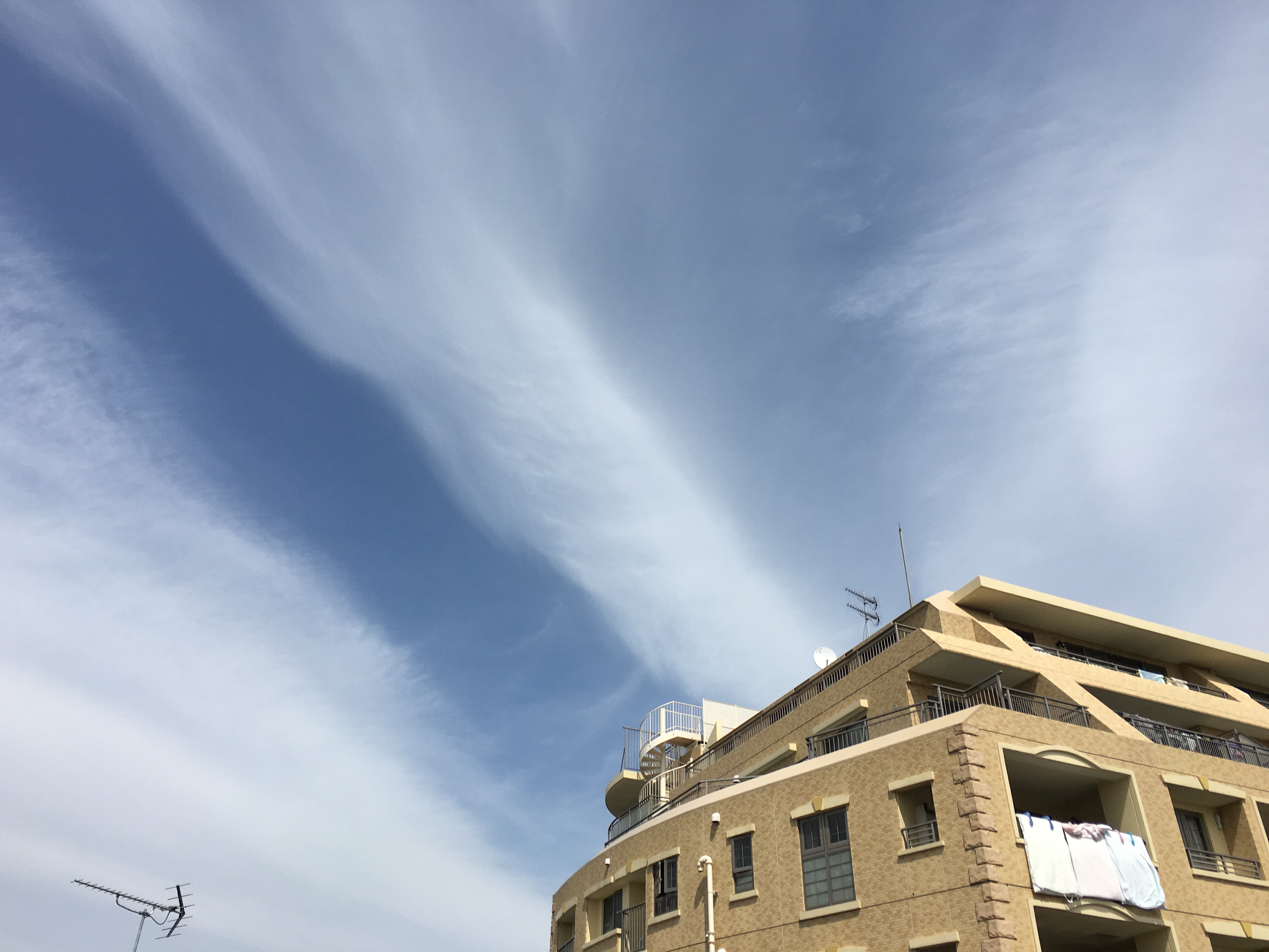 No.29177-1 地震雲