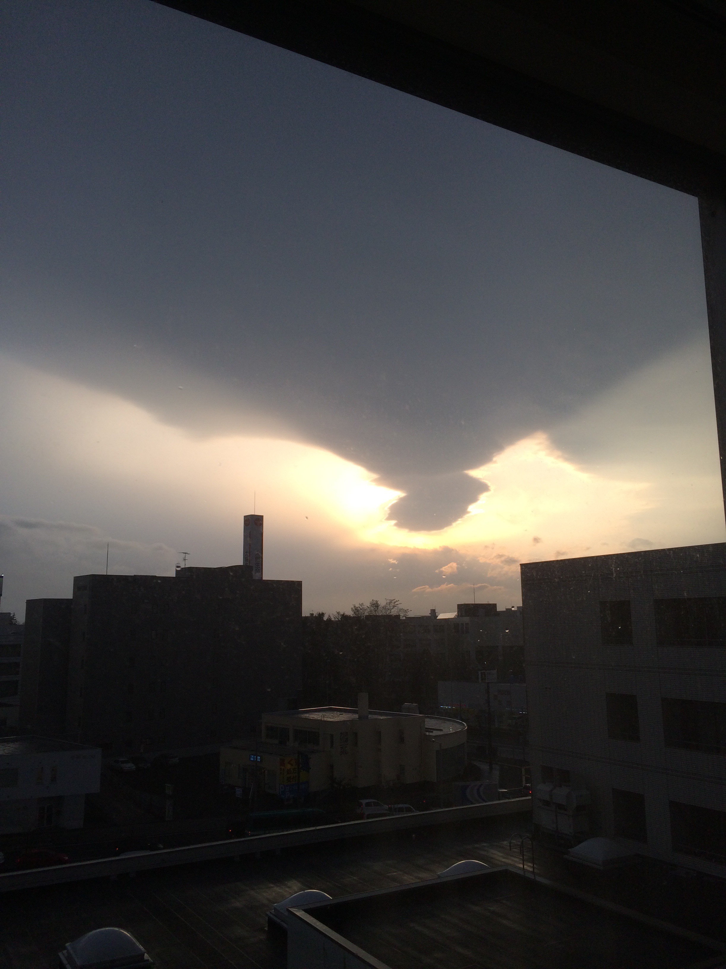 No.29439-1 地震雲