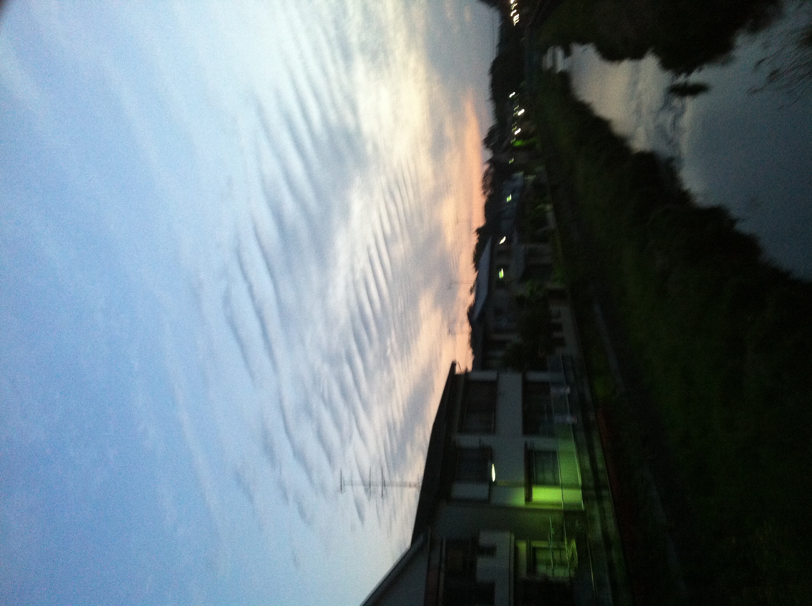 No.29529-1 地震雲