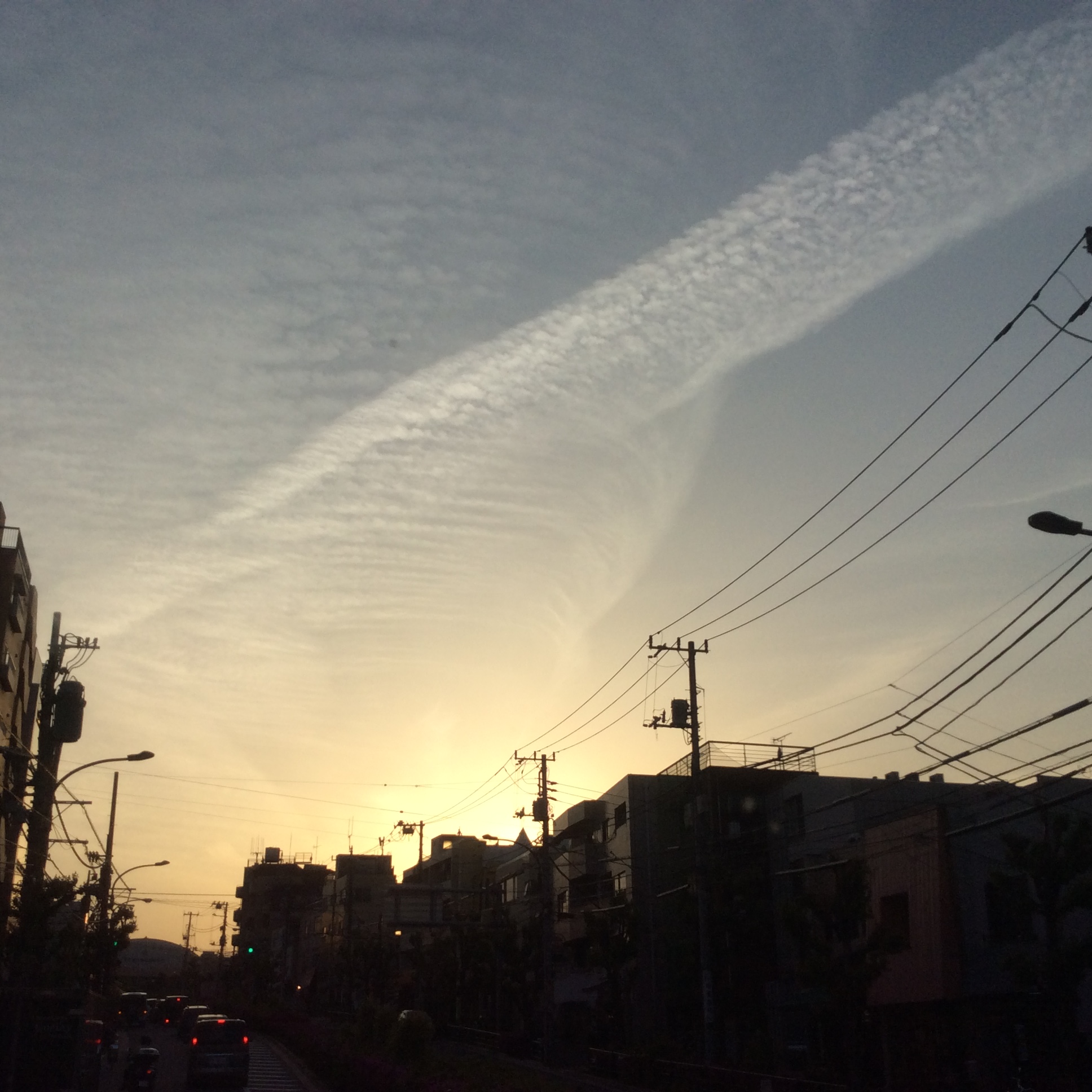 No.30077-1 地震雲