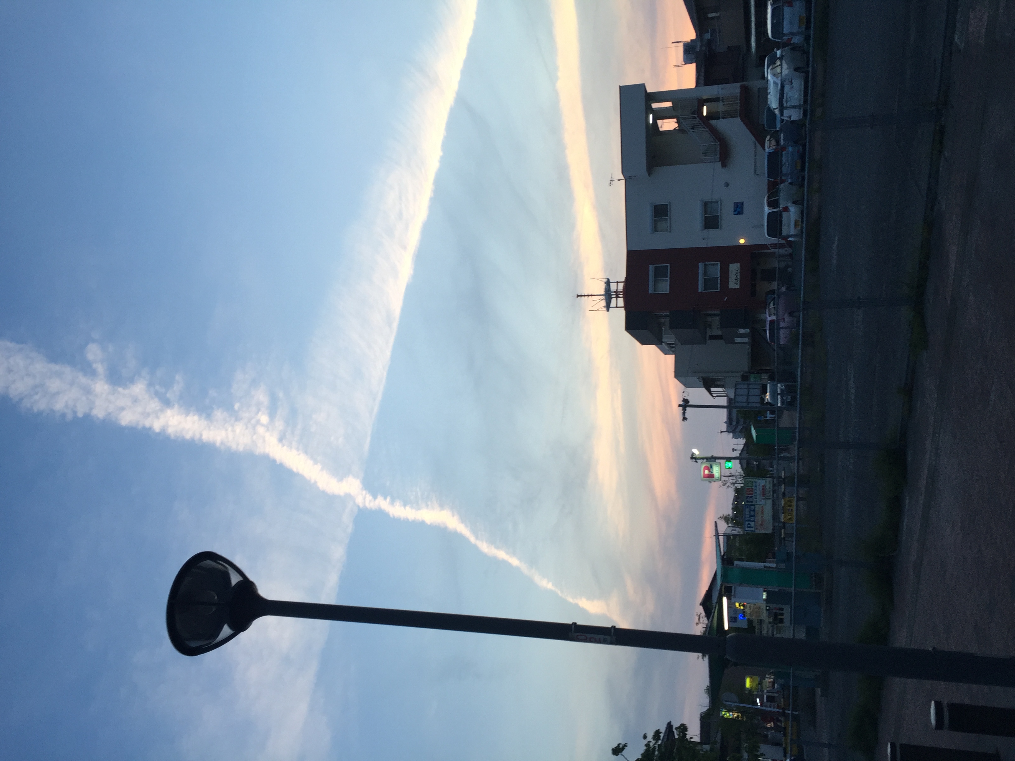 No.30294-1 地震雲