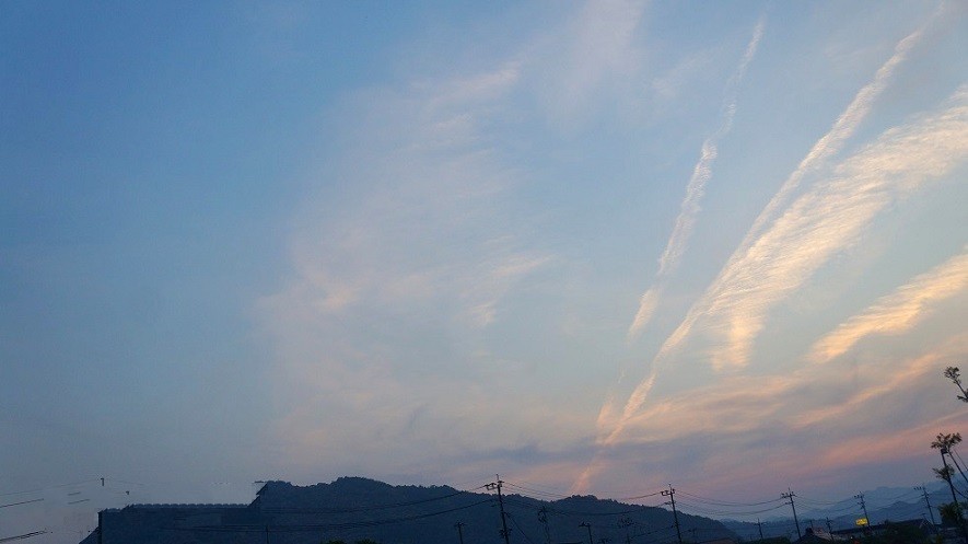 No.30334-1 地震雲