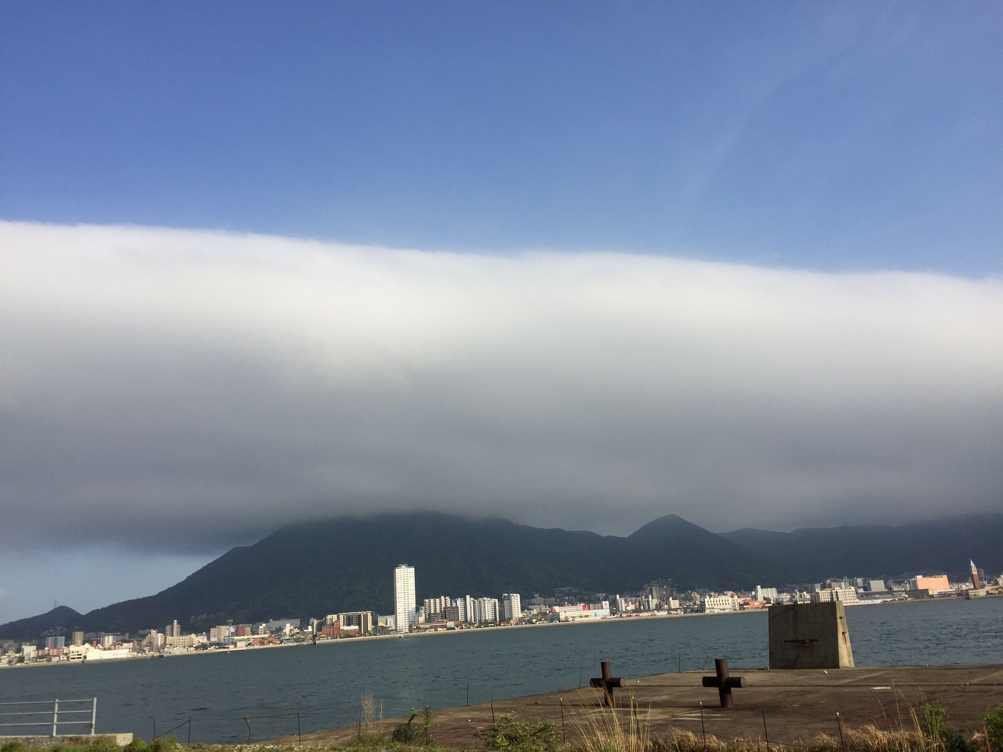 No.30339-1 地震雲