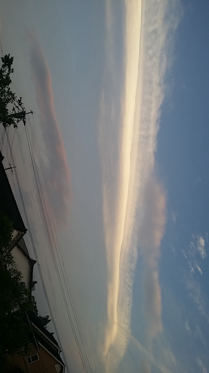 No.30377-1 地震雲